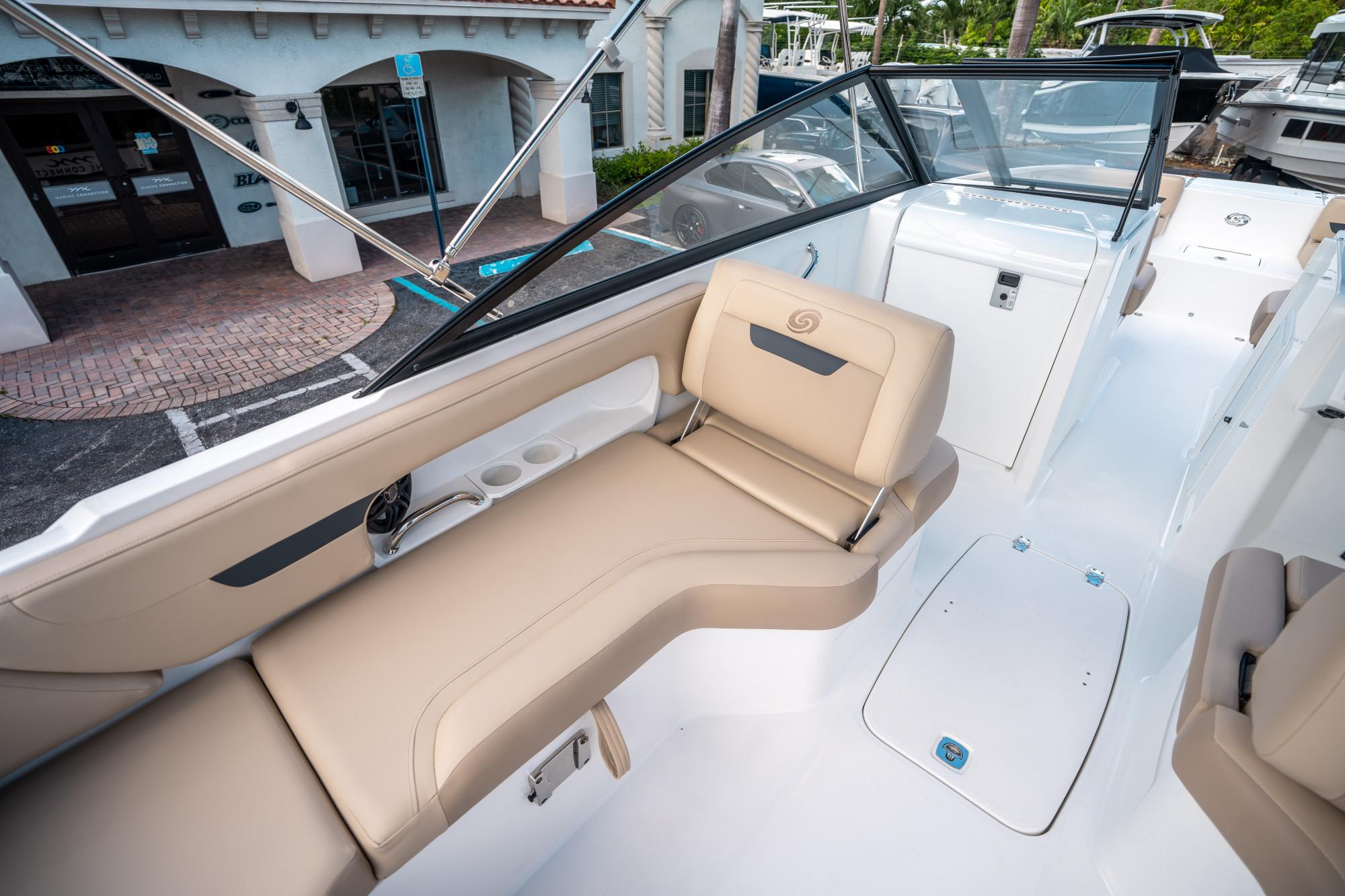 2025 Hurricane SunDeck 235 OB - 17