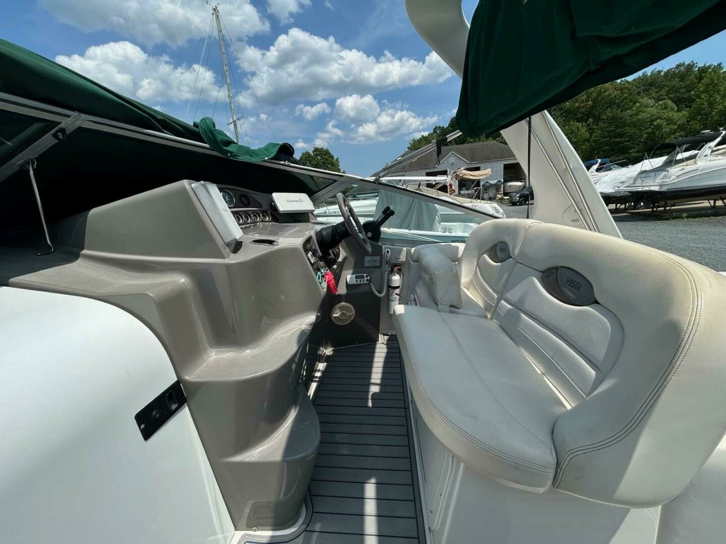 2001 Four Winns 328 Vista - Image 22