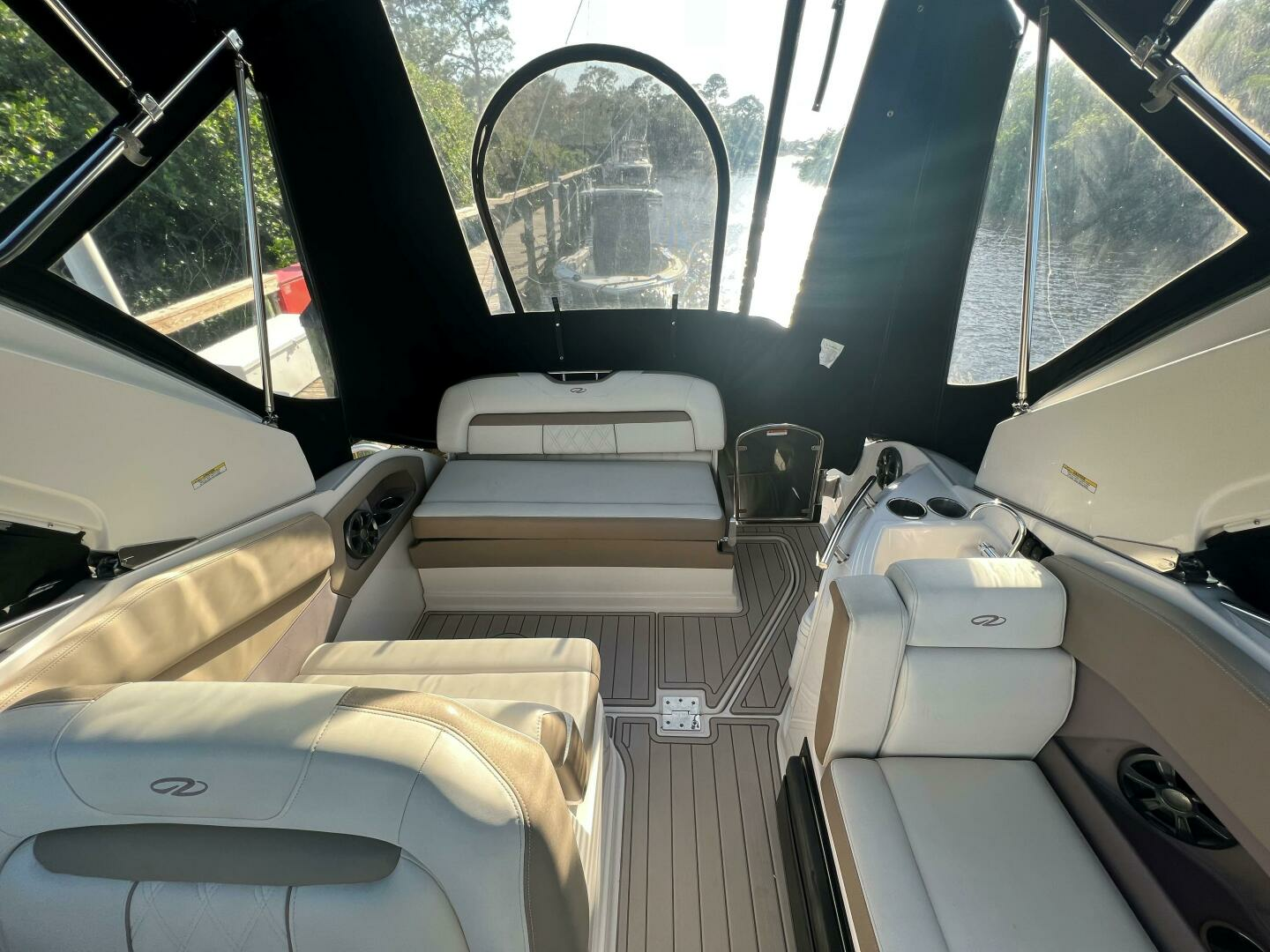 2018 Regal 28 Express - Image 5