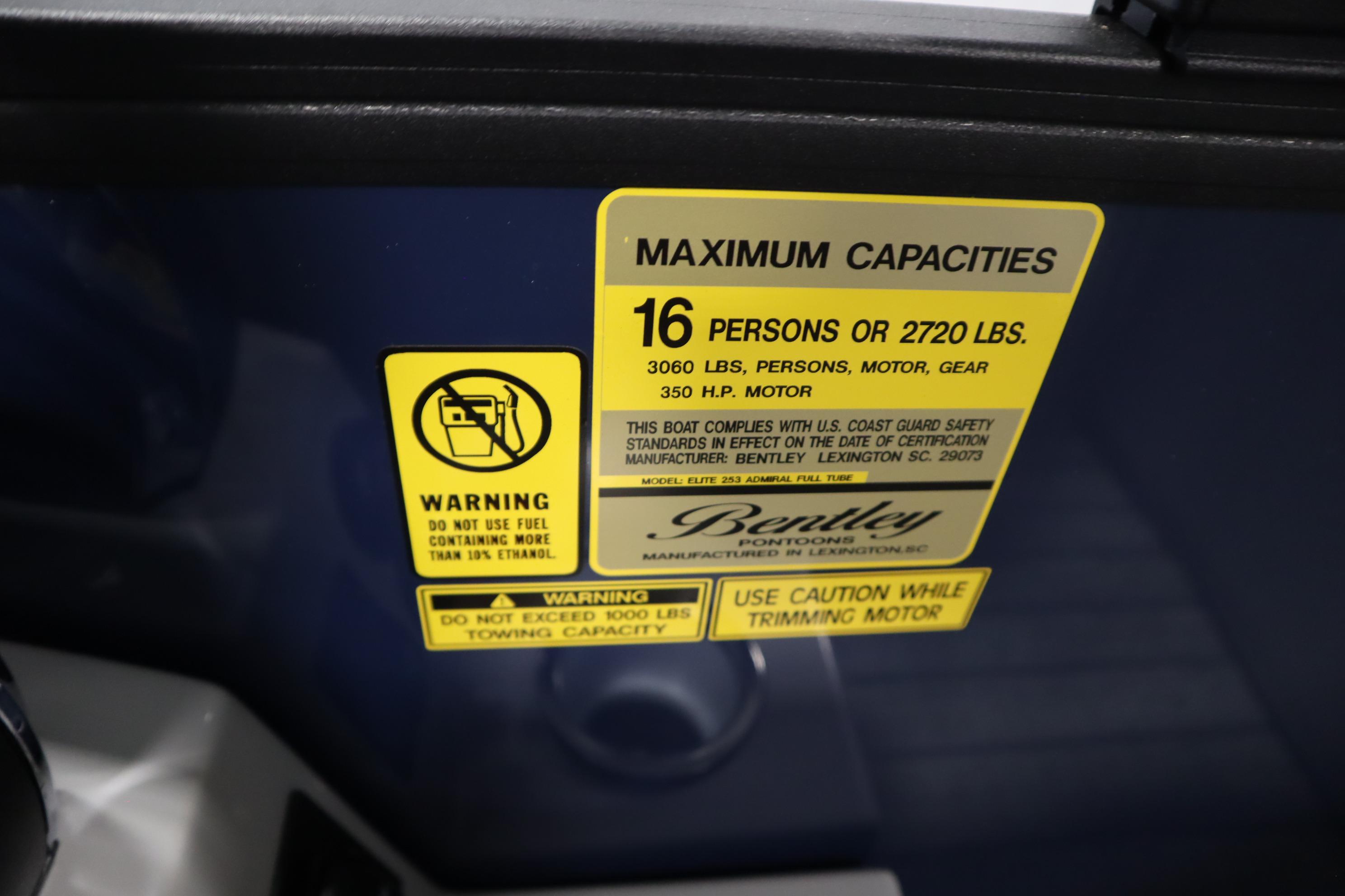 2025 Bentley Pontoons Elite 253 Admiral Tri-toon capacity label, 16 persons or 2720 lbs.