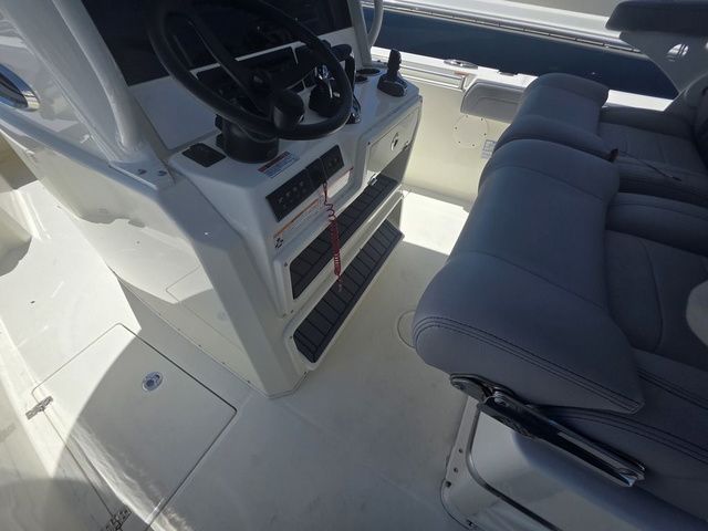 2026 Cobia 285 Open Center Console - 18