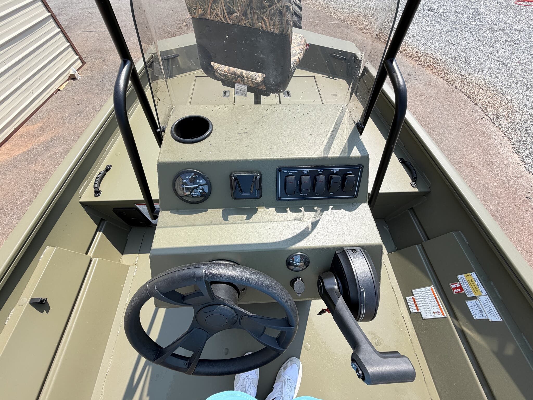 2026 Lowe Roughneck Center Console JET 80 - 8