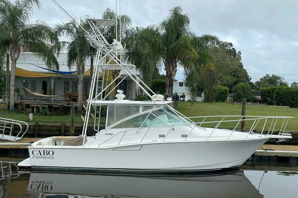 2001 Cabo 35 Express