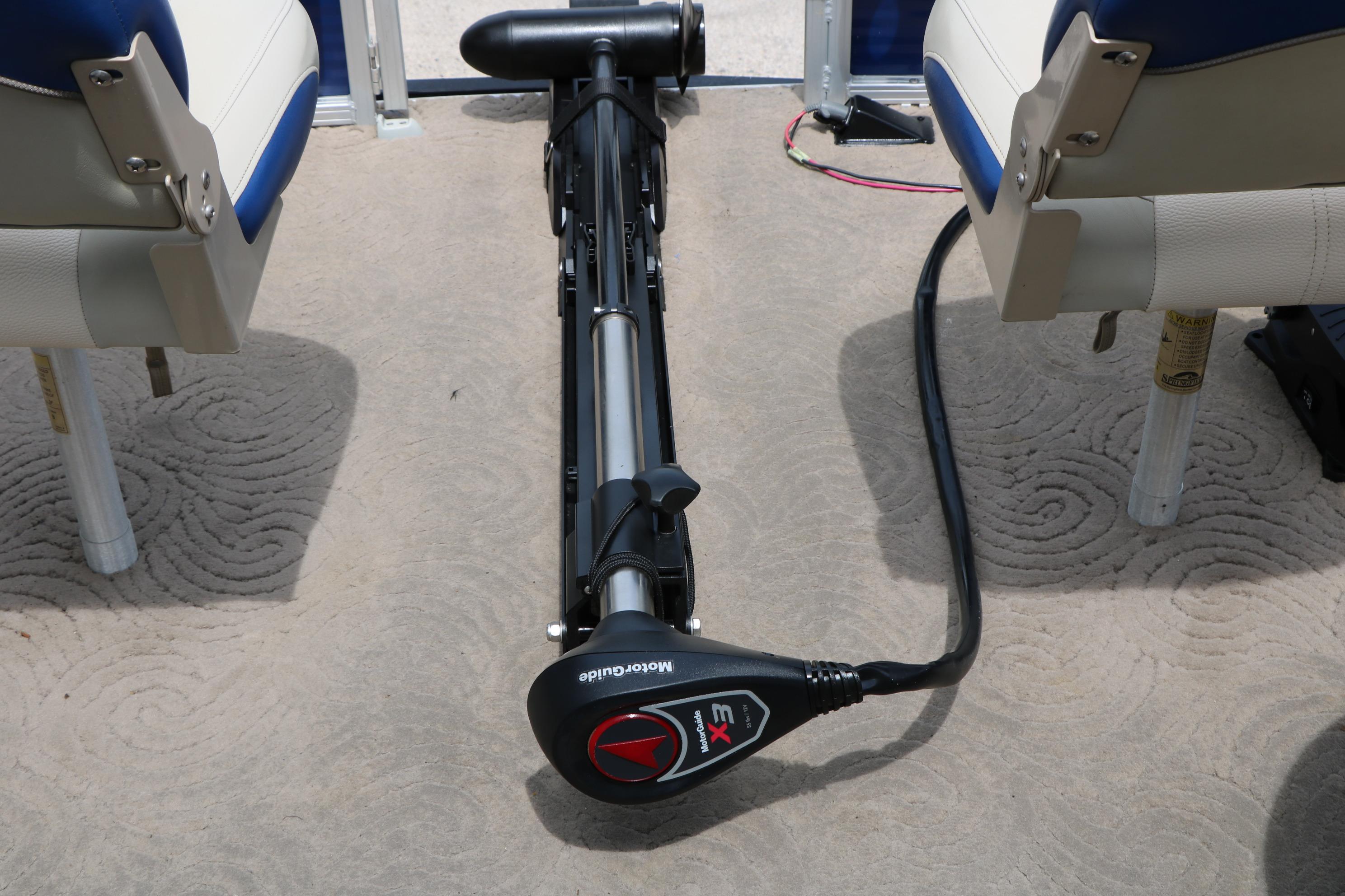 Trolling motor on 2013 Sun Tracker Fishin' Barge 20 DLX pontoon boat deck.