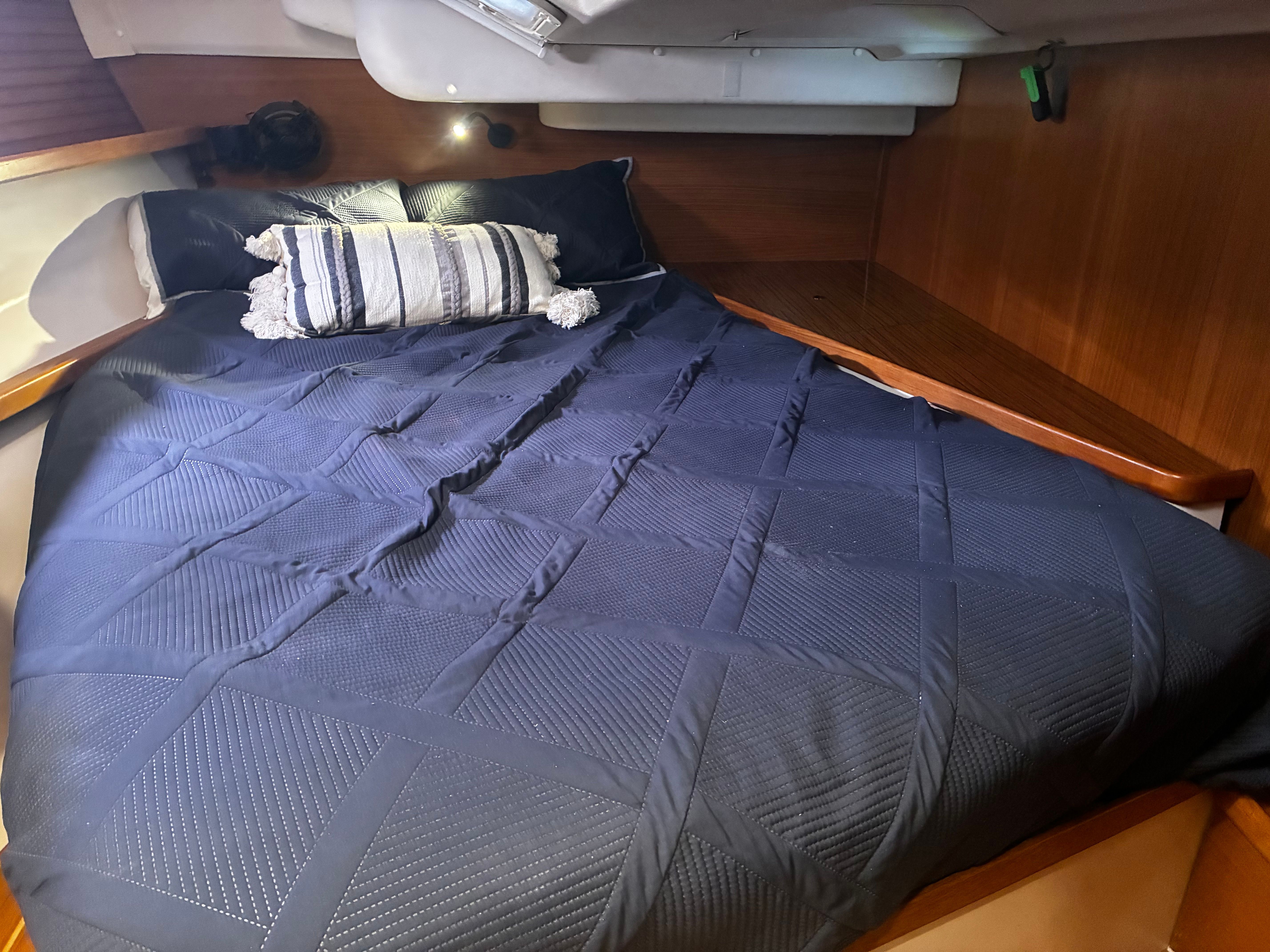 2011 Catalina 445 - 34