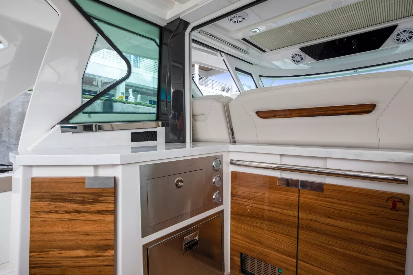 2022 Tiara Yachts — - Image 16