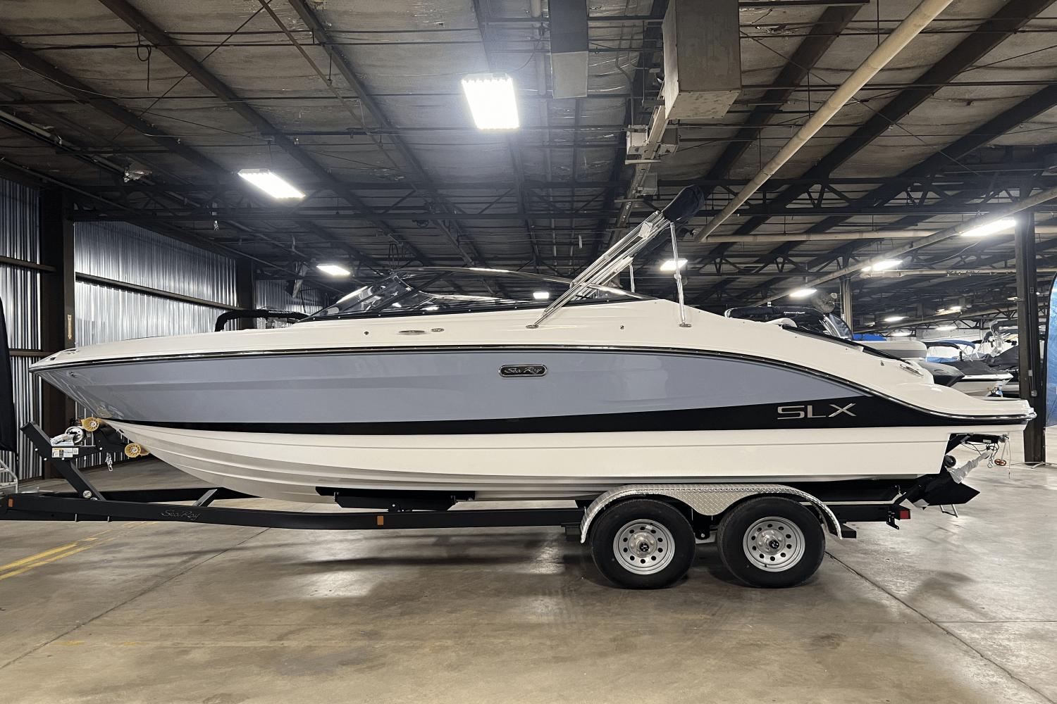 2025 Sea Ray SLX 260