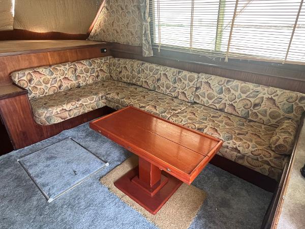 1985 Hatteras 45 Convertible - 54