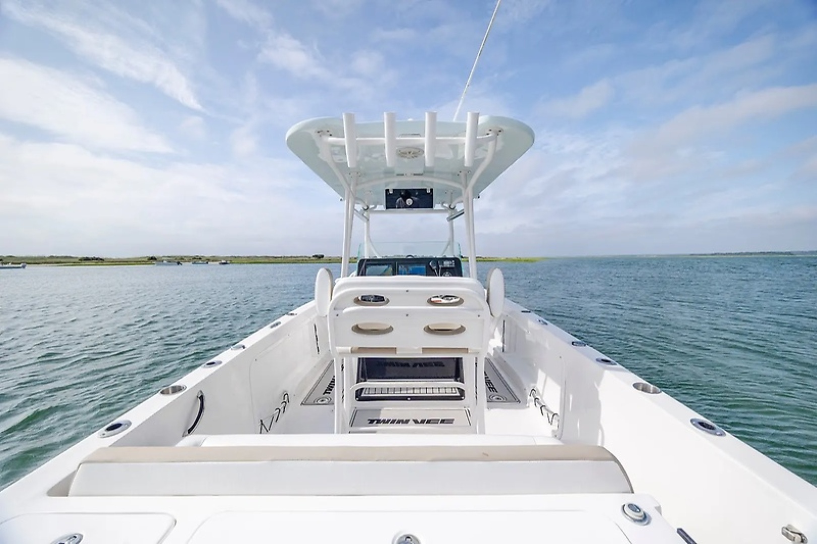 2023 Twin Vee 240 GFX - Image 12