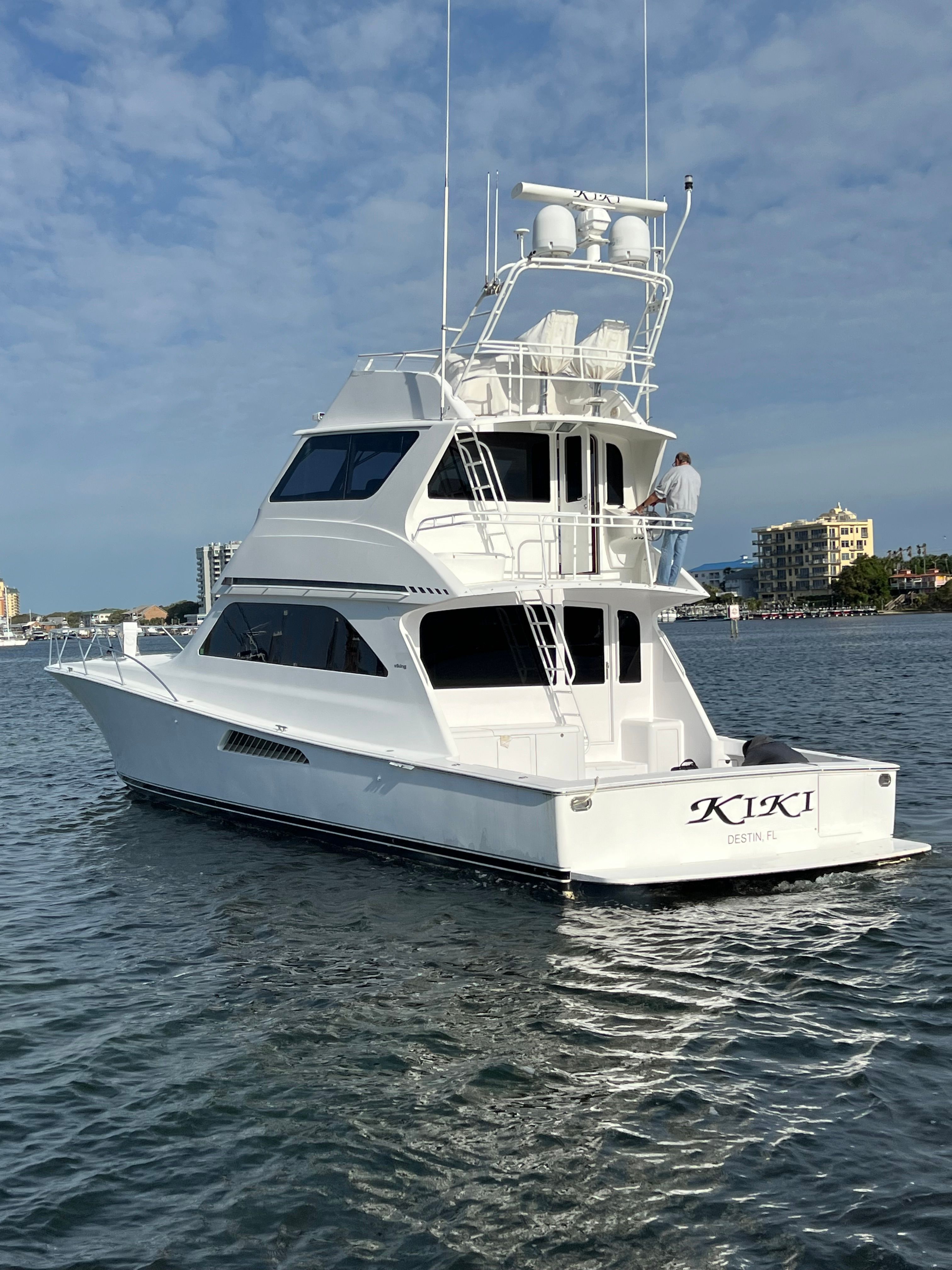 2002 Viking 61 Enclosed Bridge - 21