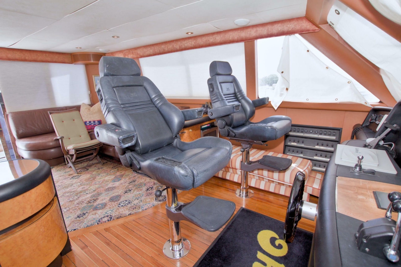 1998 Lazzara Yachts 76 Skylounge Grand Salon - Image 55