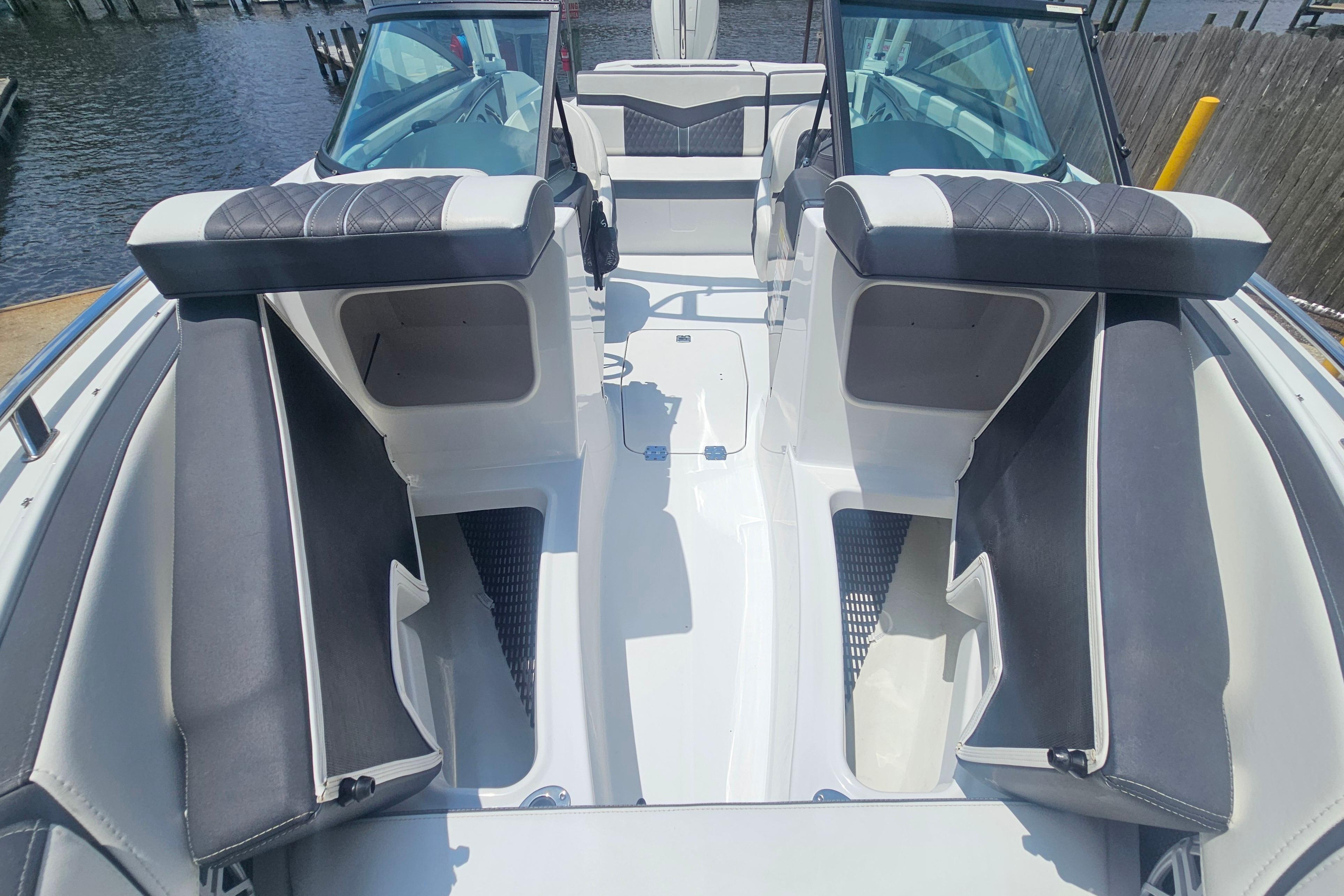 2024 Monterey 215SS Super Sport boat interior with sleek seating and modern design.