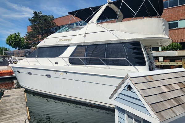 1998 Carver Voyager