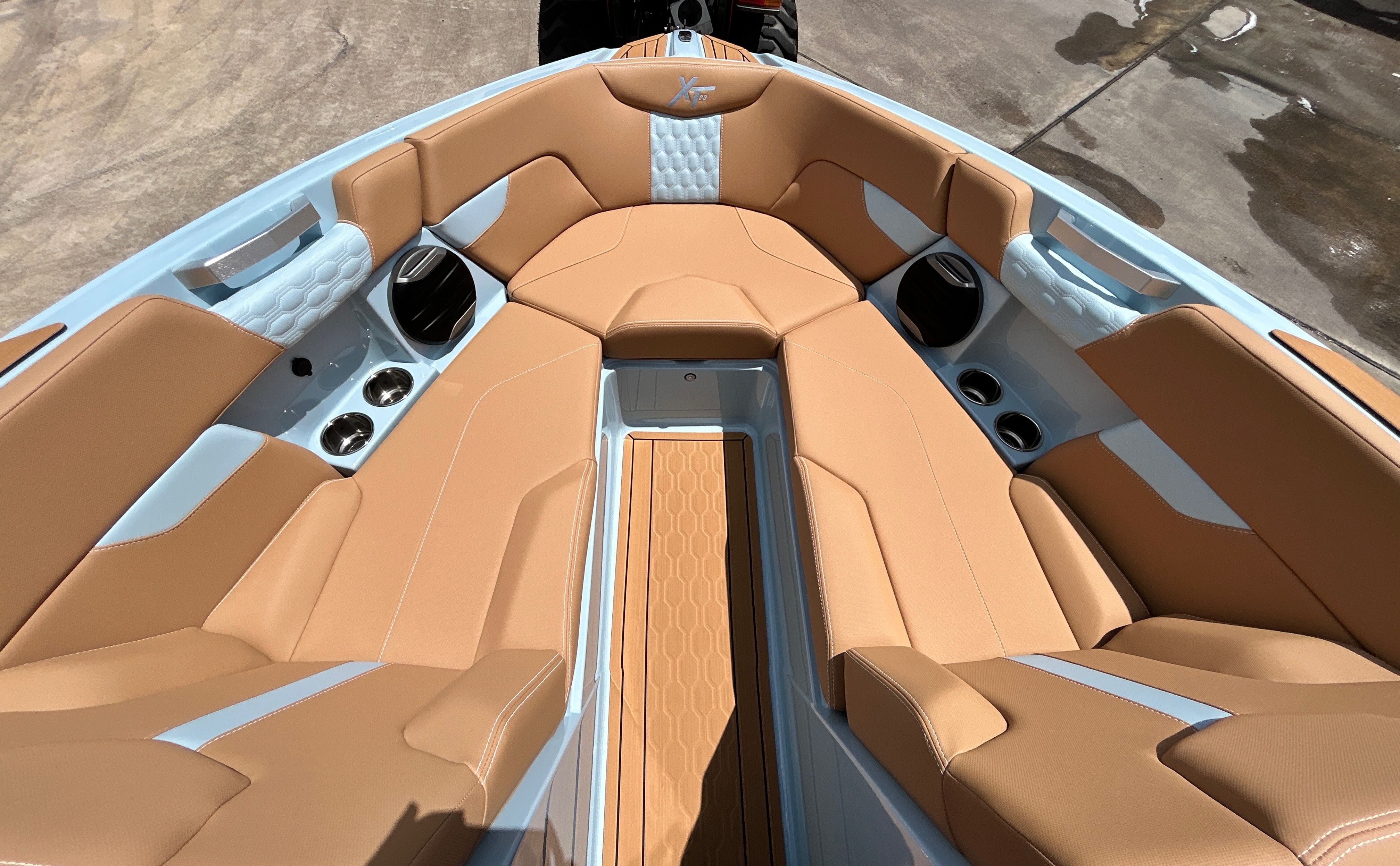 2026 MasterCraft XT23 - 17