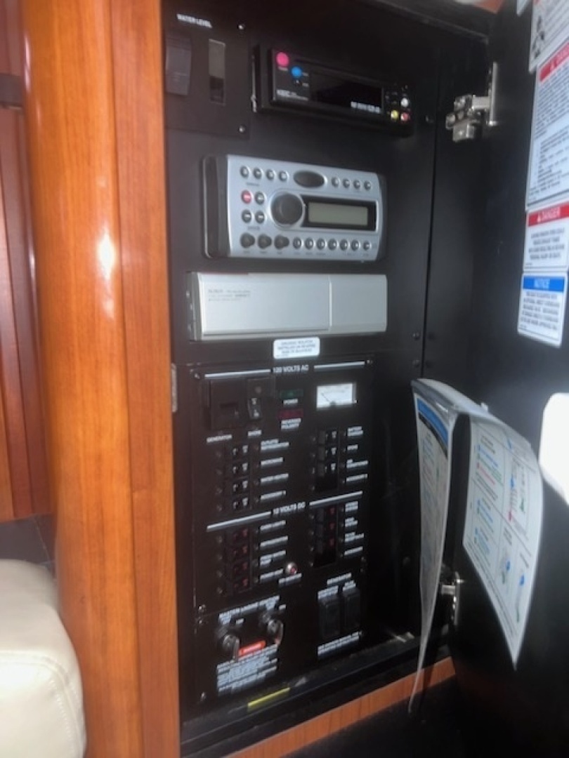 2007 Sea Ray Sundancer - Image 19