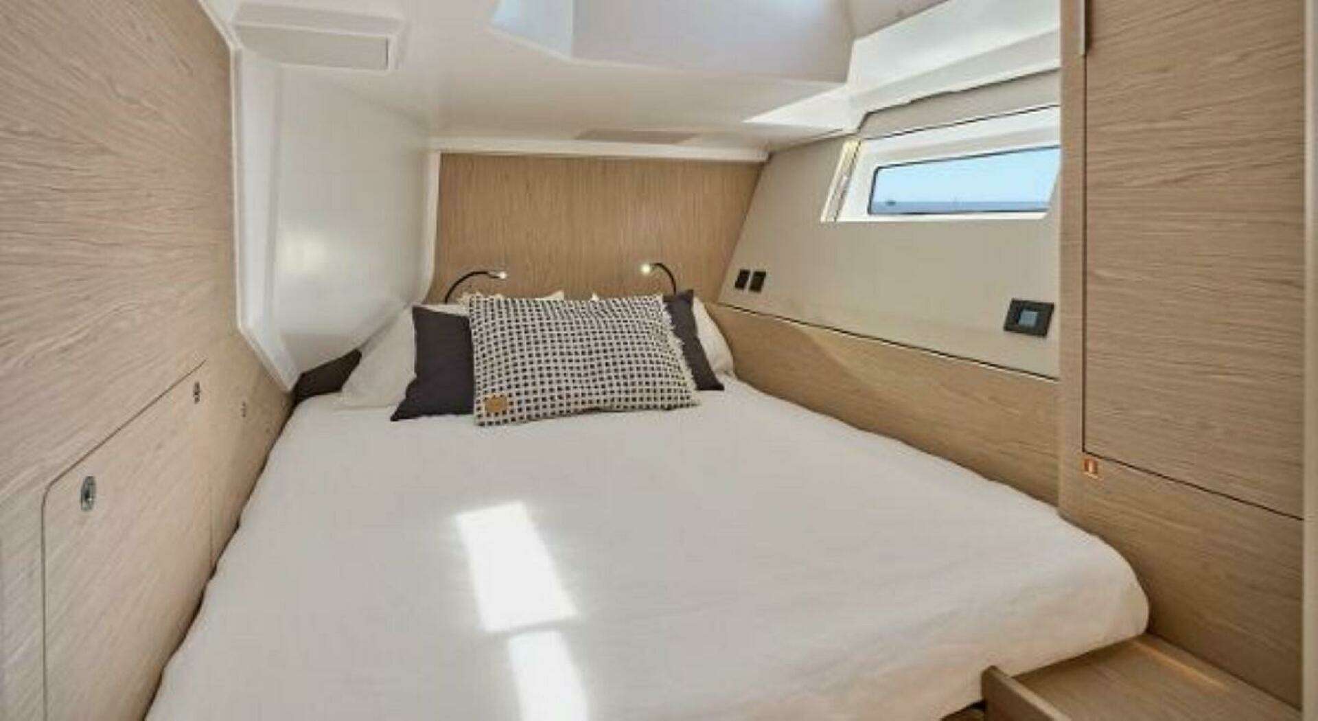 2025 Beneteau Oceanis Yacht 60 - Image 19