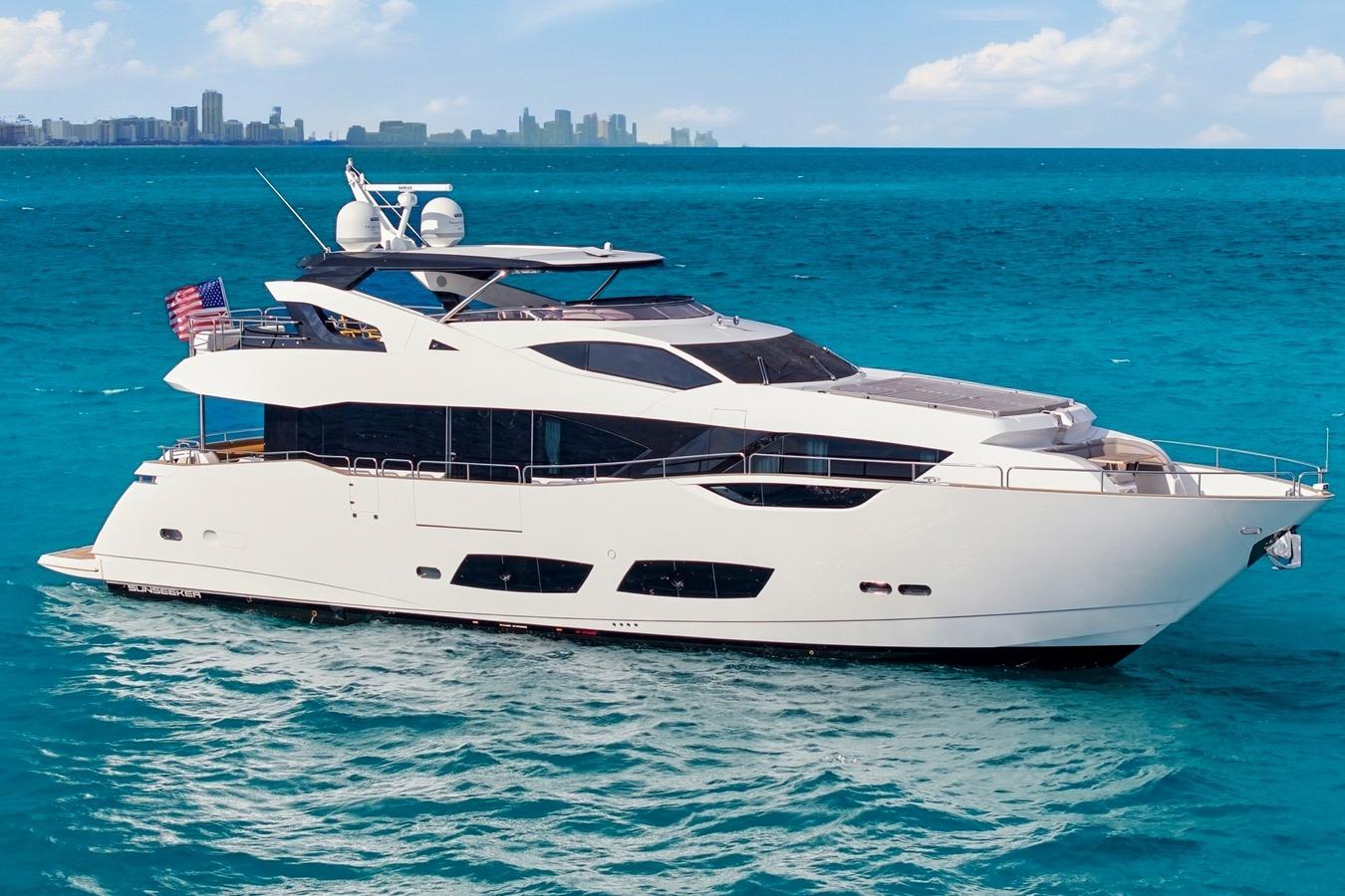 2020 Sunseeker 95 Yacht