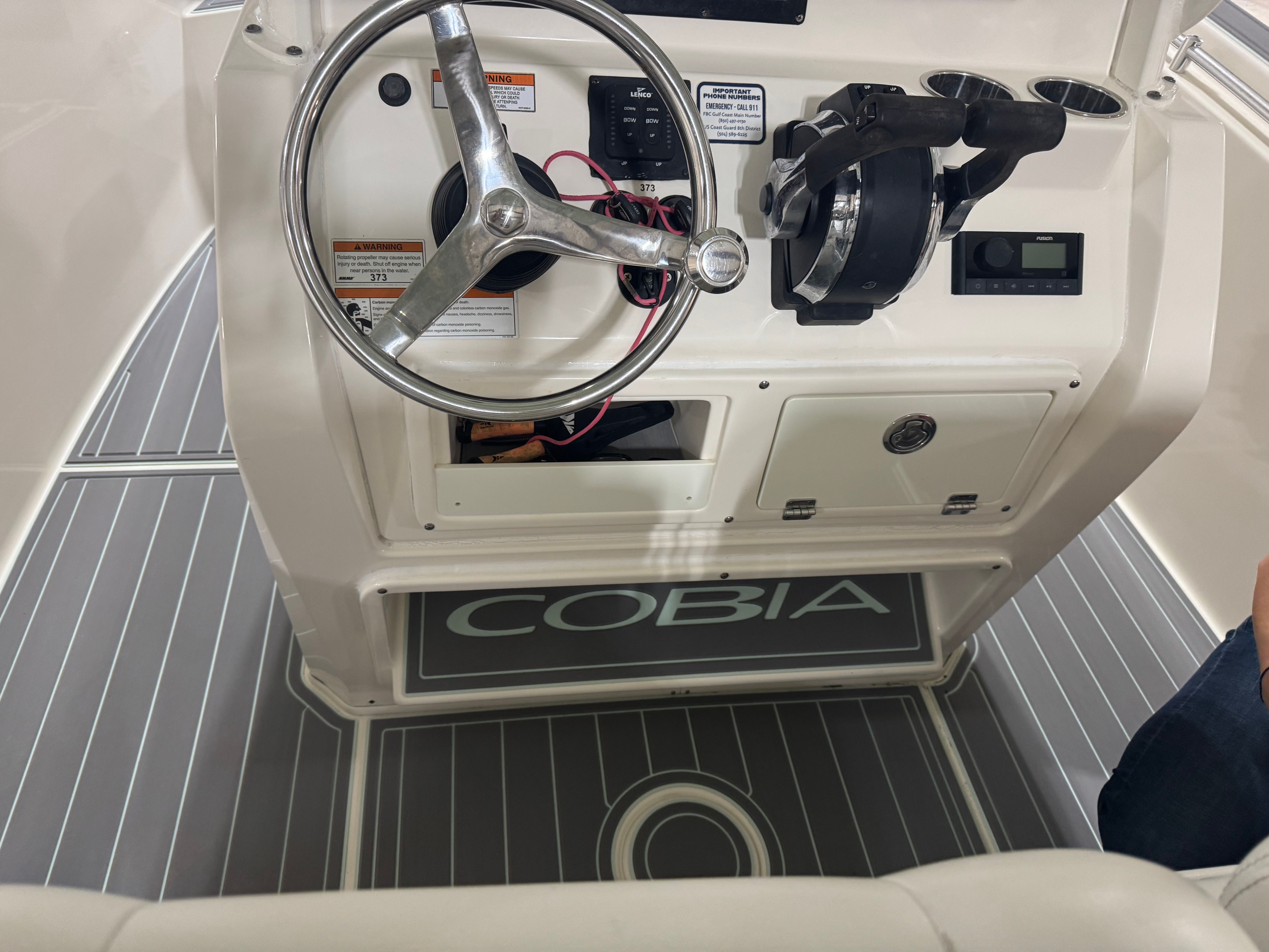 2021 Cobia 262 Center Console - 17