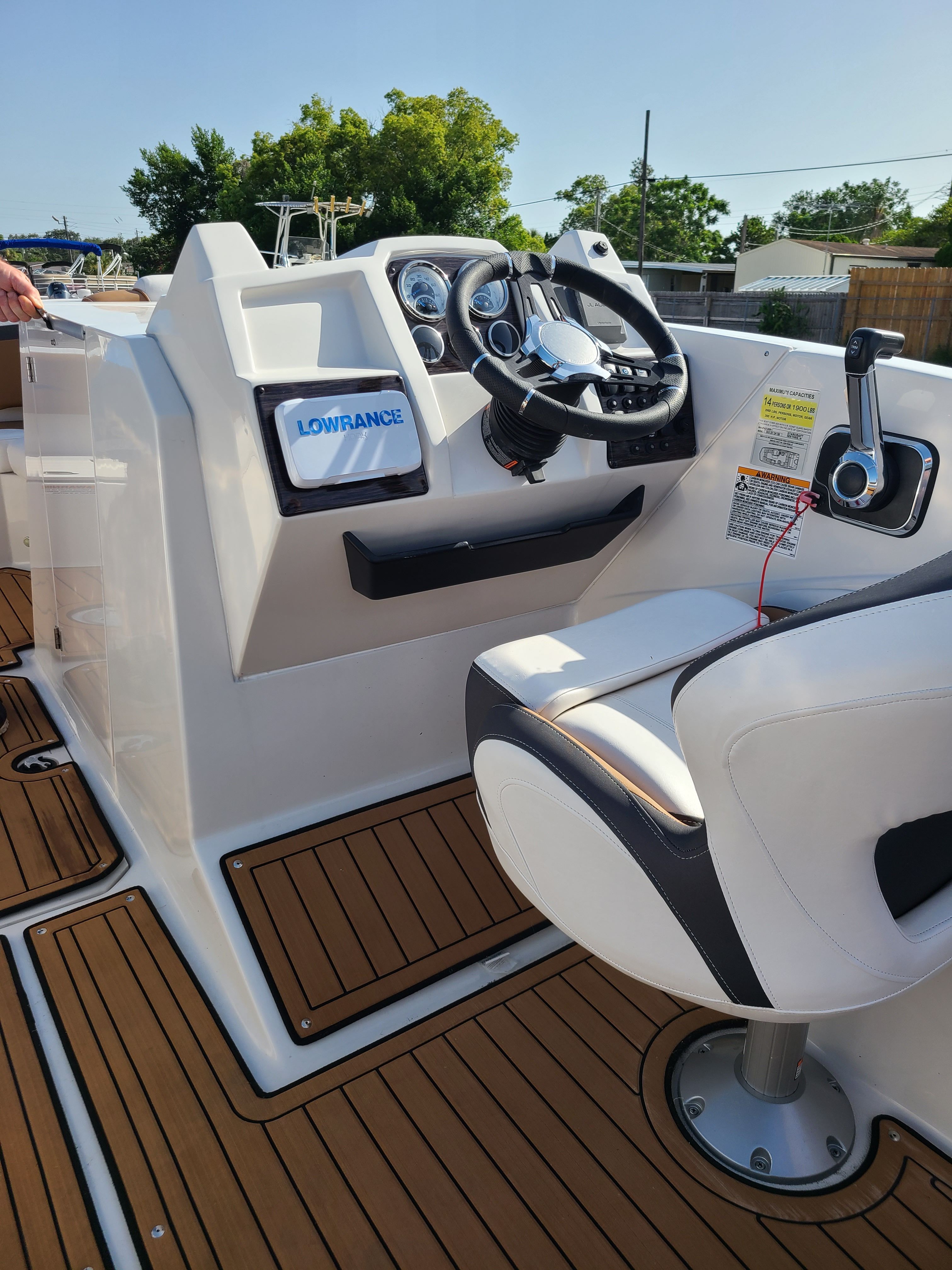 2022 Smoker Craft 231SVX OB DH - 32