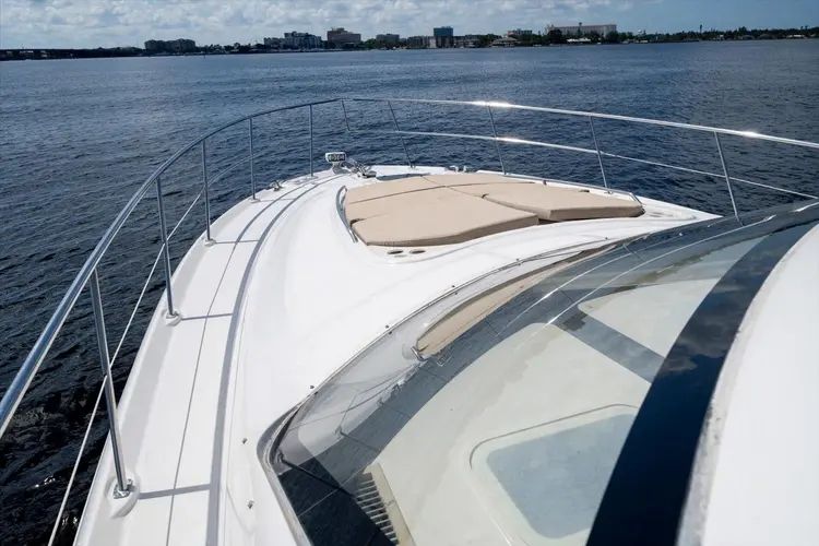 2007 Sea Ray 52 Sedan Bridge - Image 14
