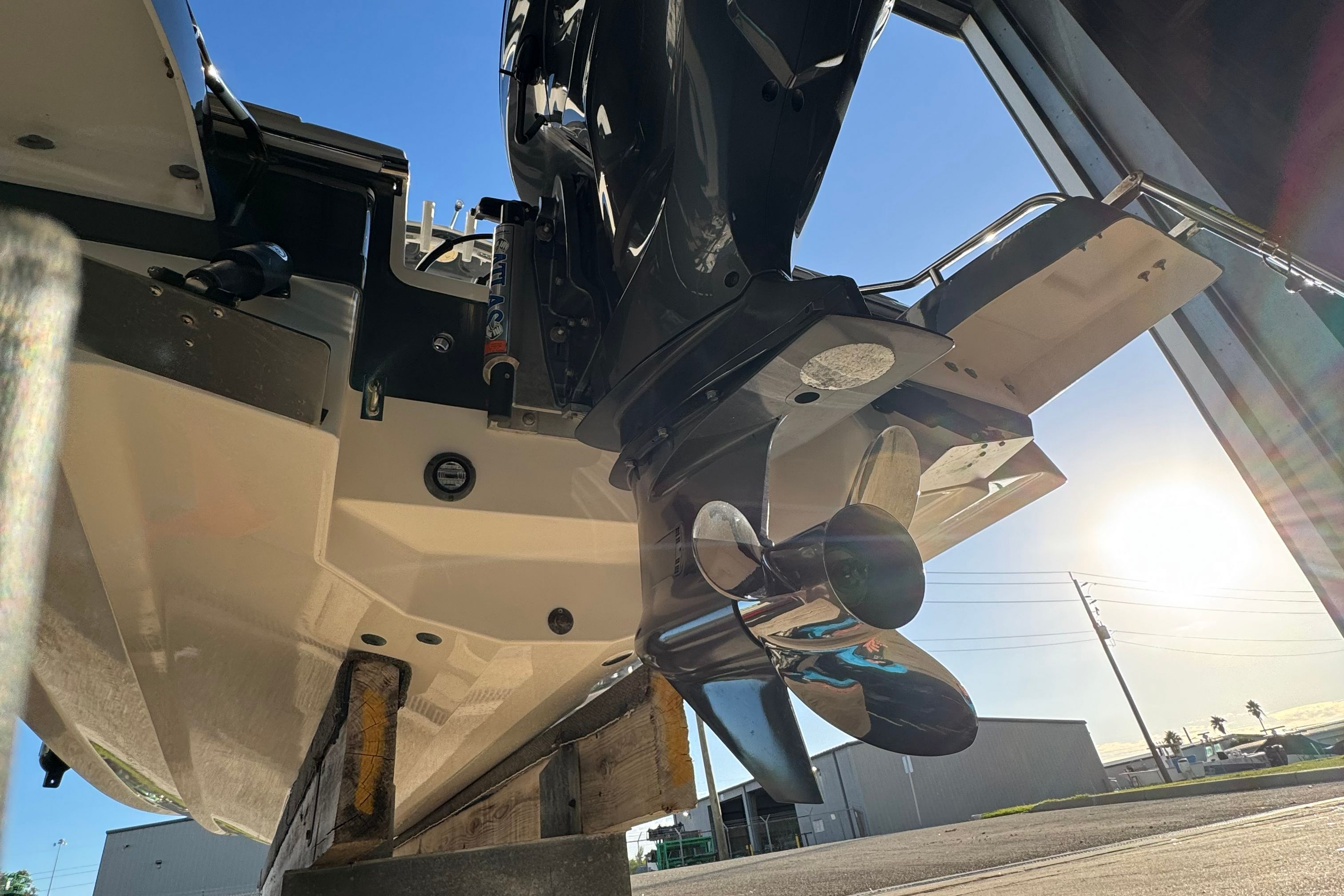 2023 Robalo 246 Cayman - 11