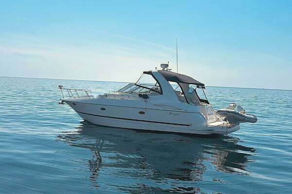 2004 Cruisers 370 Express