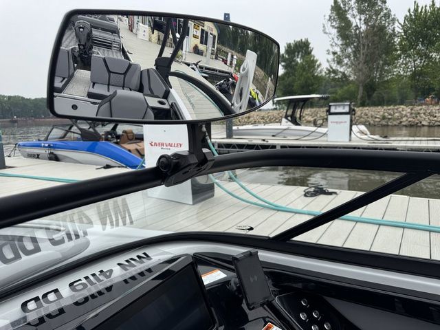 2025 Yamaha Boats 255XD - 31