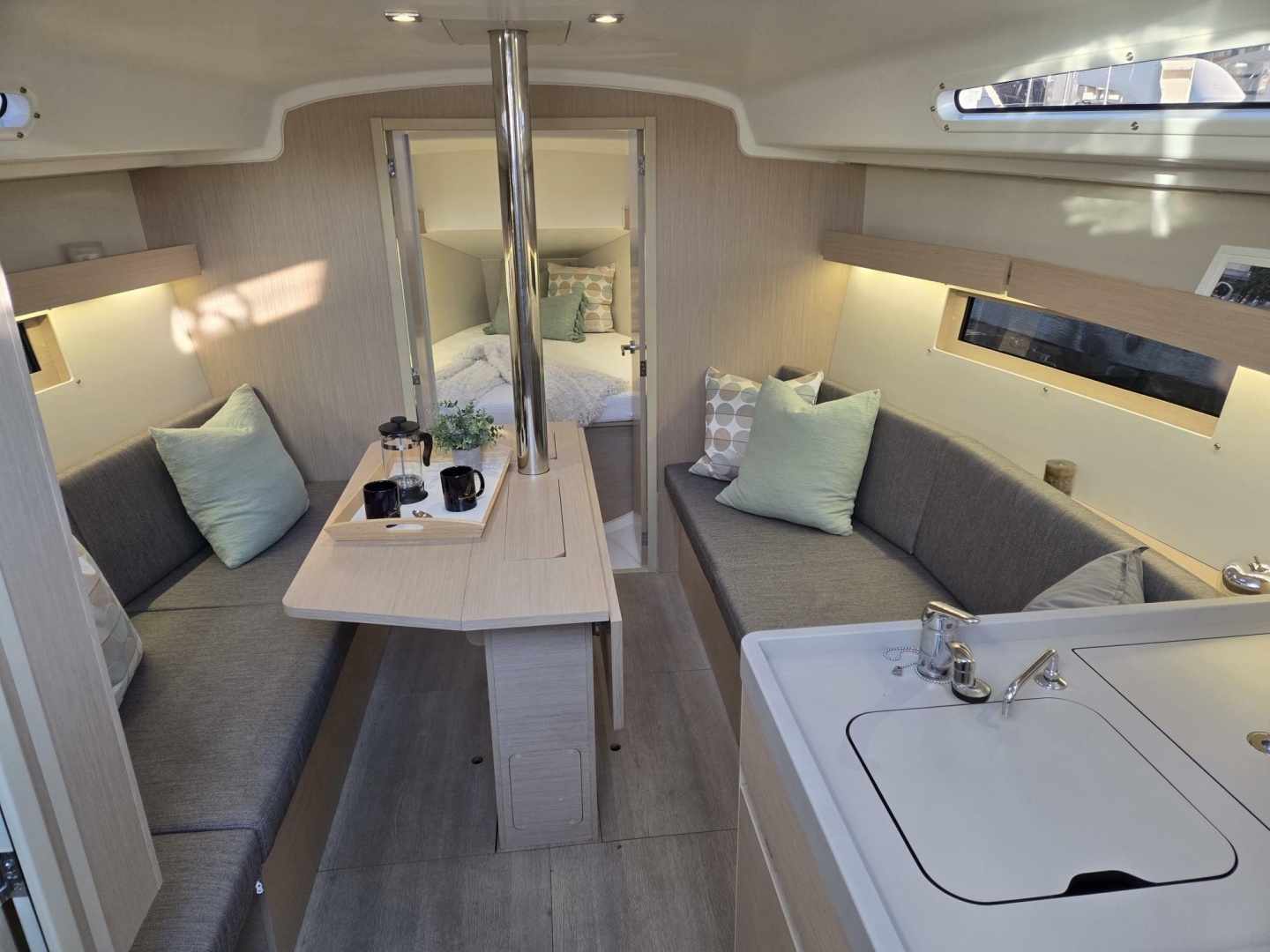 2023 Beneteau Oceanis 34.1 - Image 2