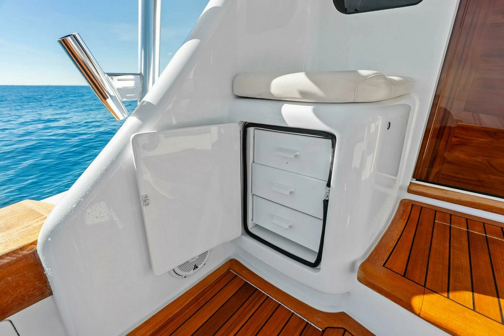 2023 Viking 64 Convertible - Image 42
