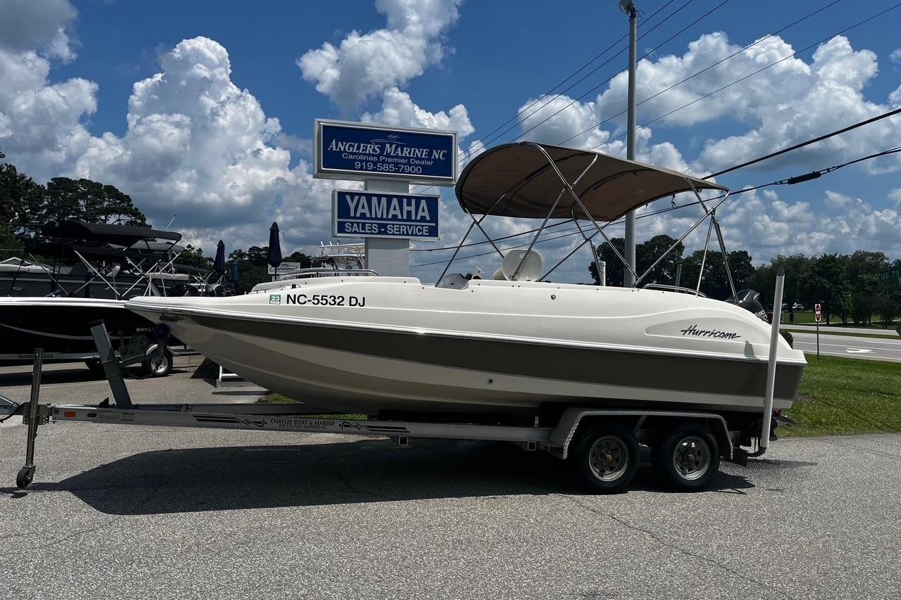 2008 Hurricane Fun Deck 202