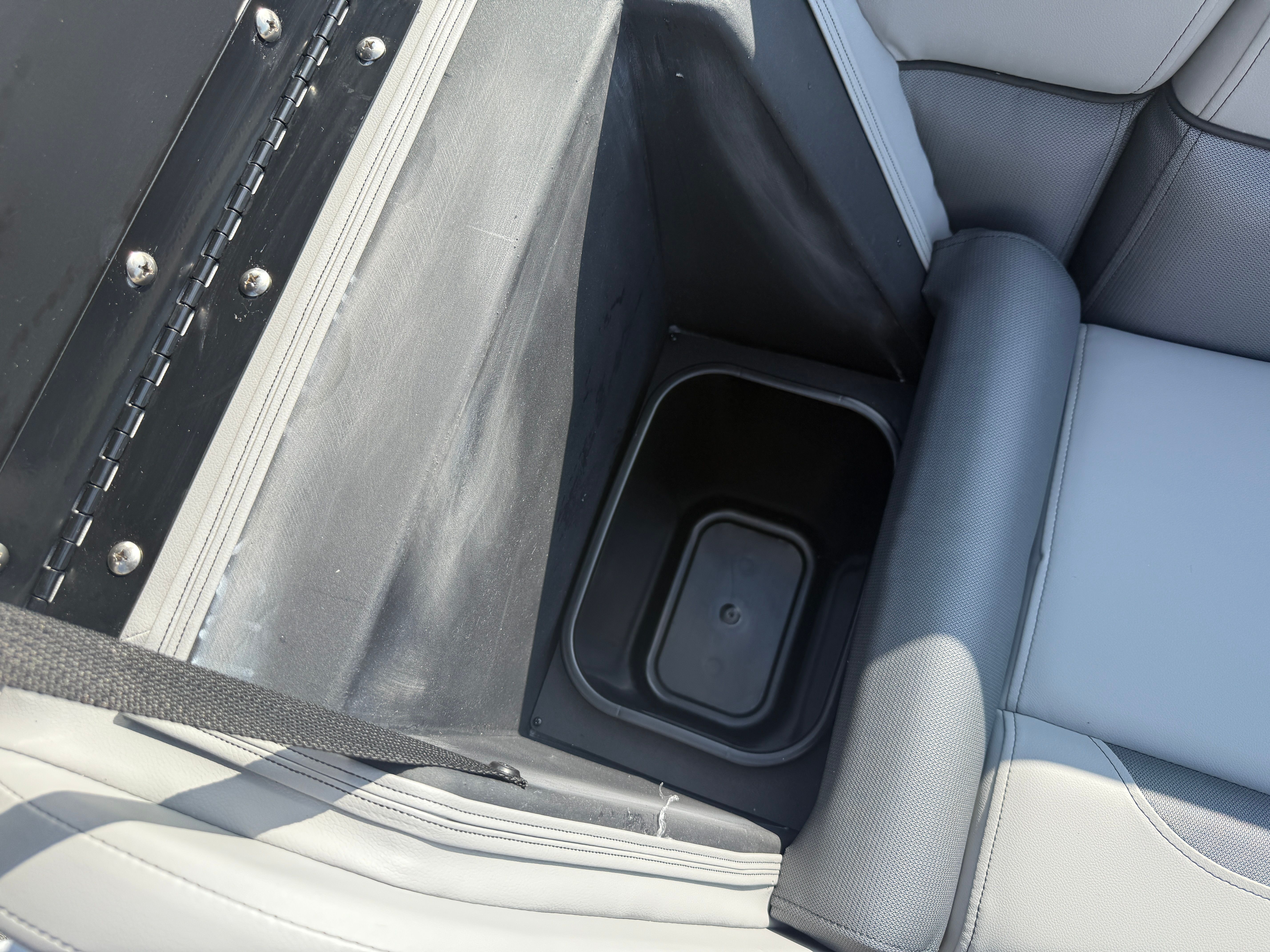 2026 Bentley Pontoons Legacy 223 Swingback Tritoon & Honda 4-Stroke EFI - 33