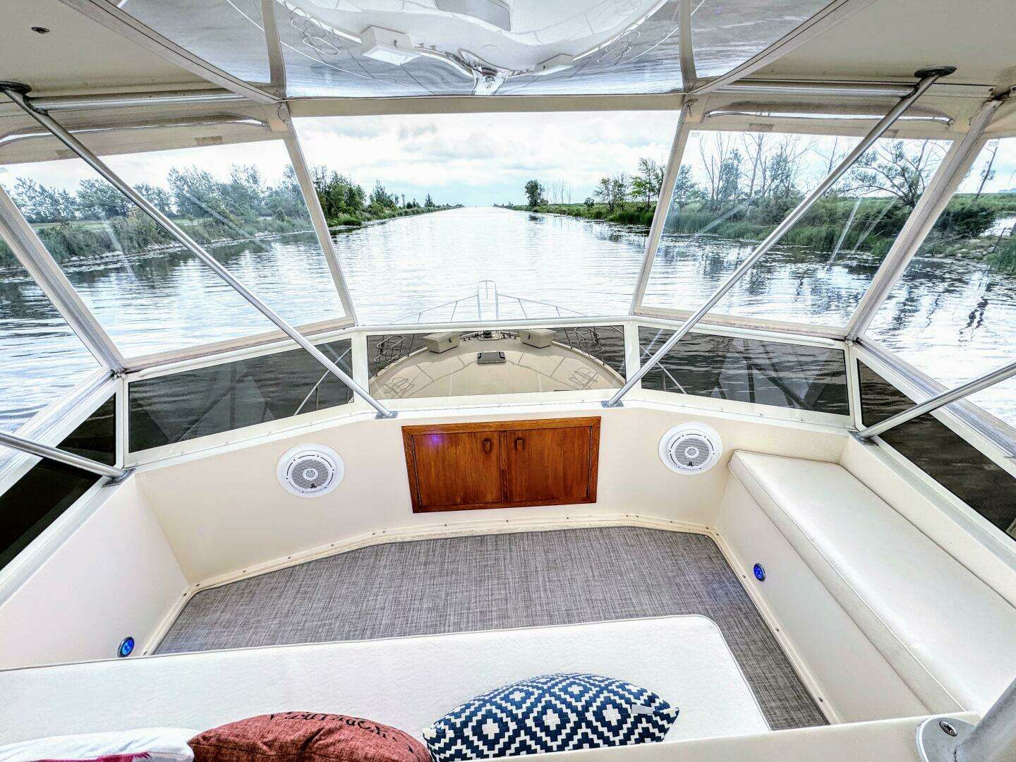 1987 Viking 48 Motor Yacht - Image 18