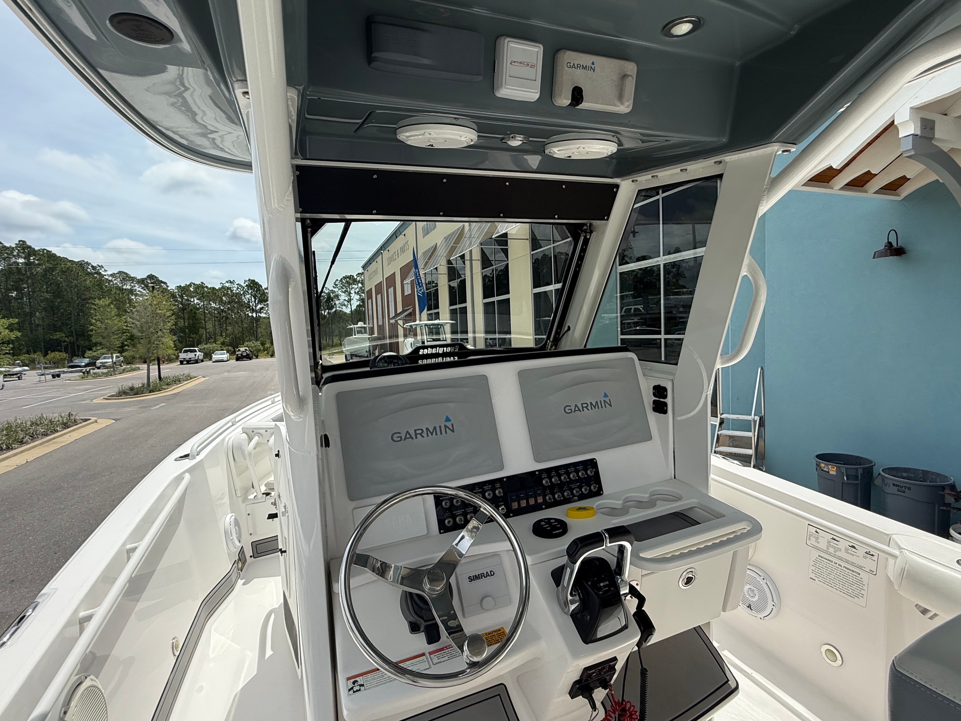 2018 EVERGLADES 295 CC - Image 15