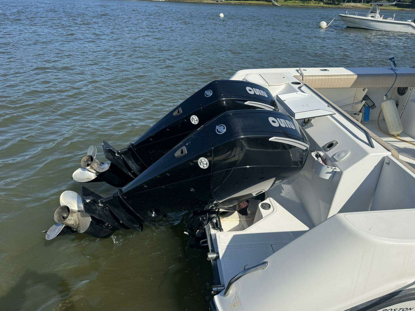 1999 Boston Whaler 28 Conquest - Image 20
