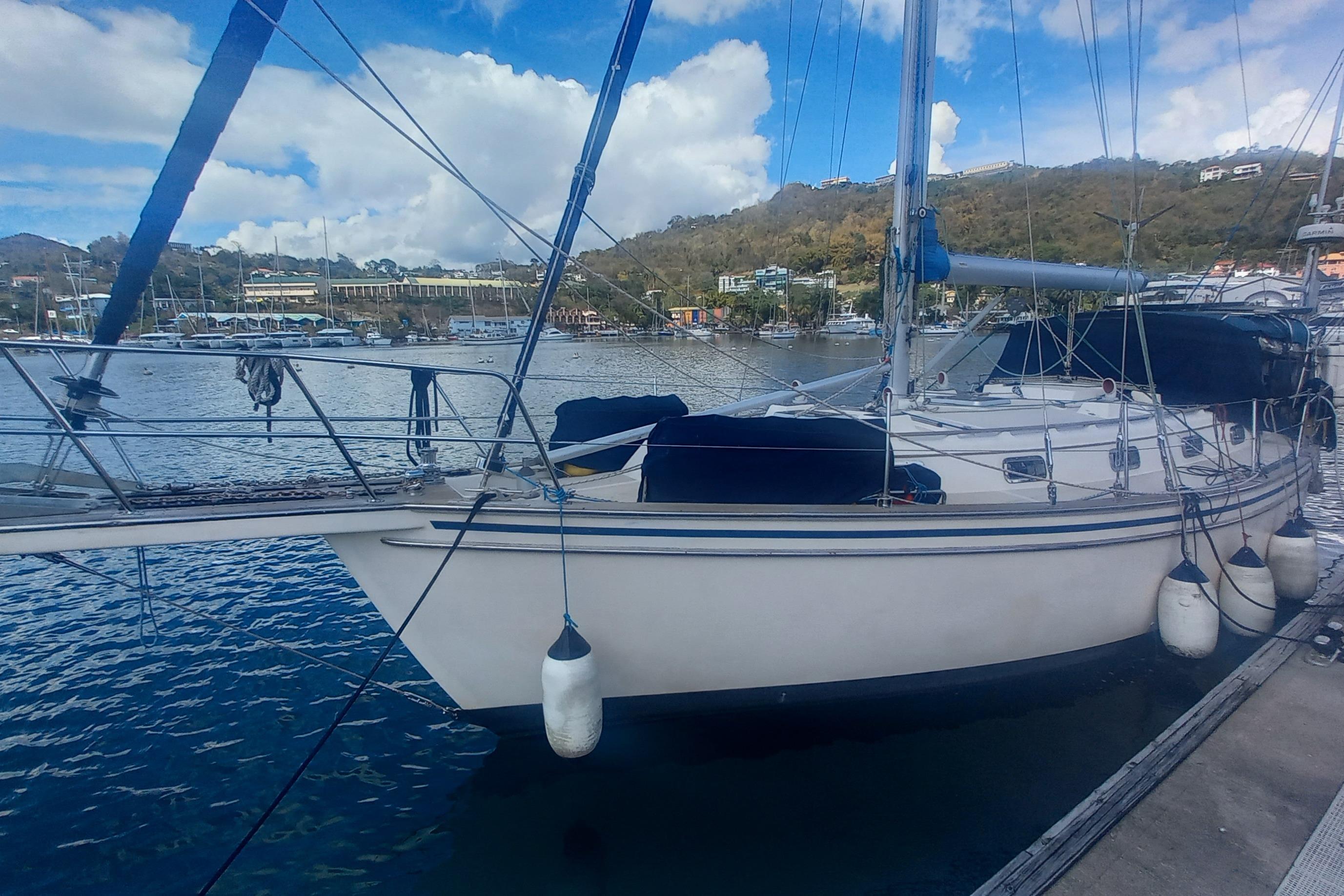1993 Island Packet 38