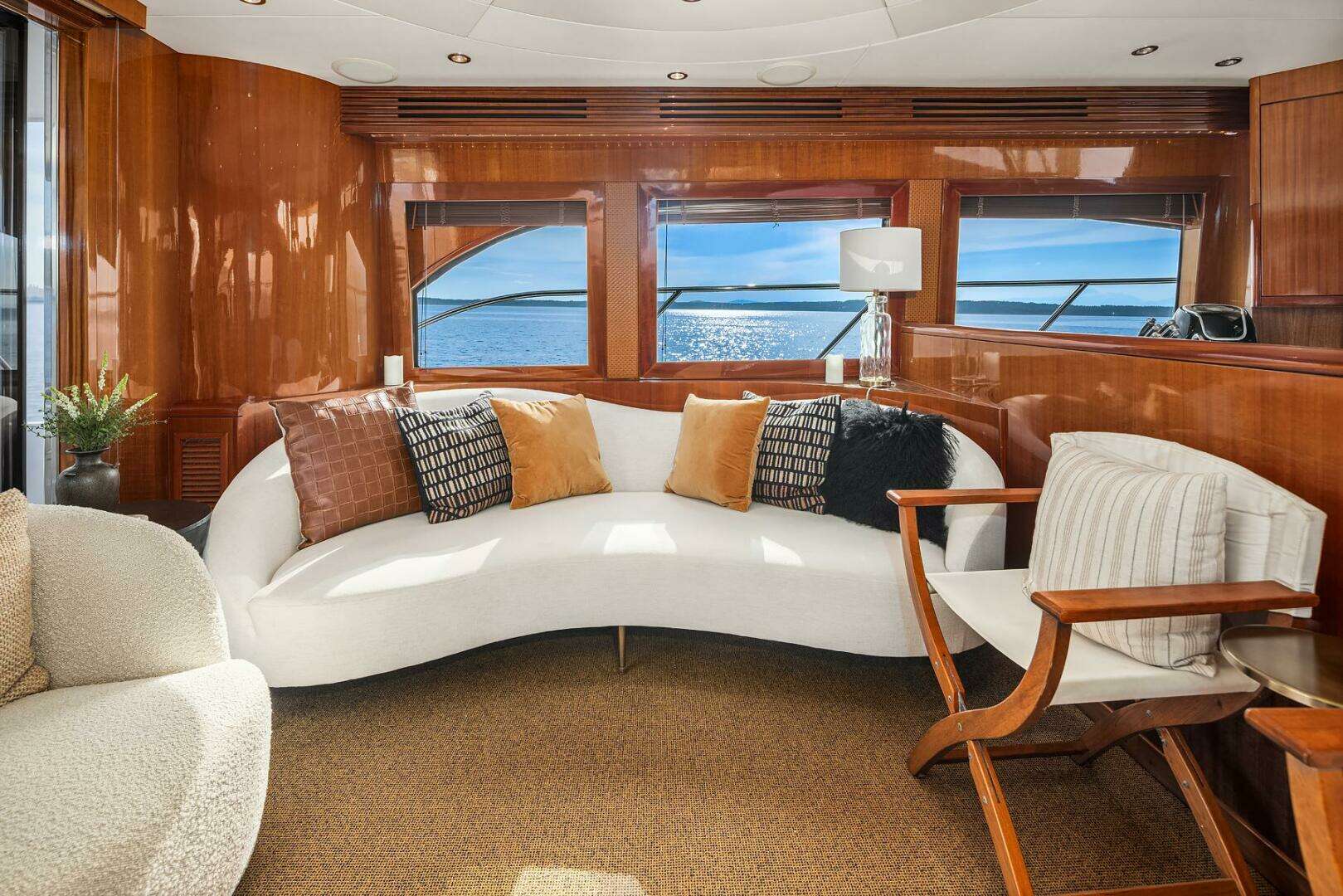 2001 Hatteras Cockpit Motoryacht - Image 3