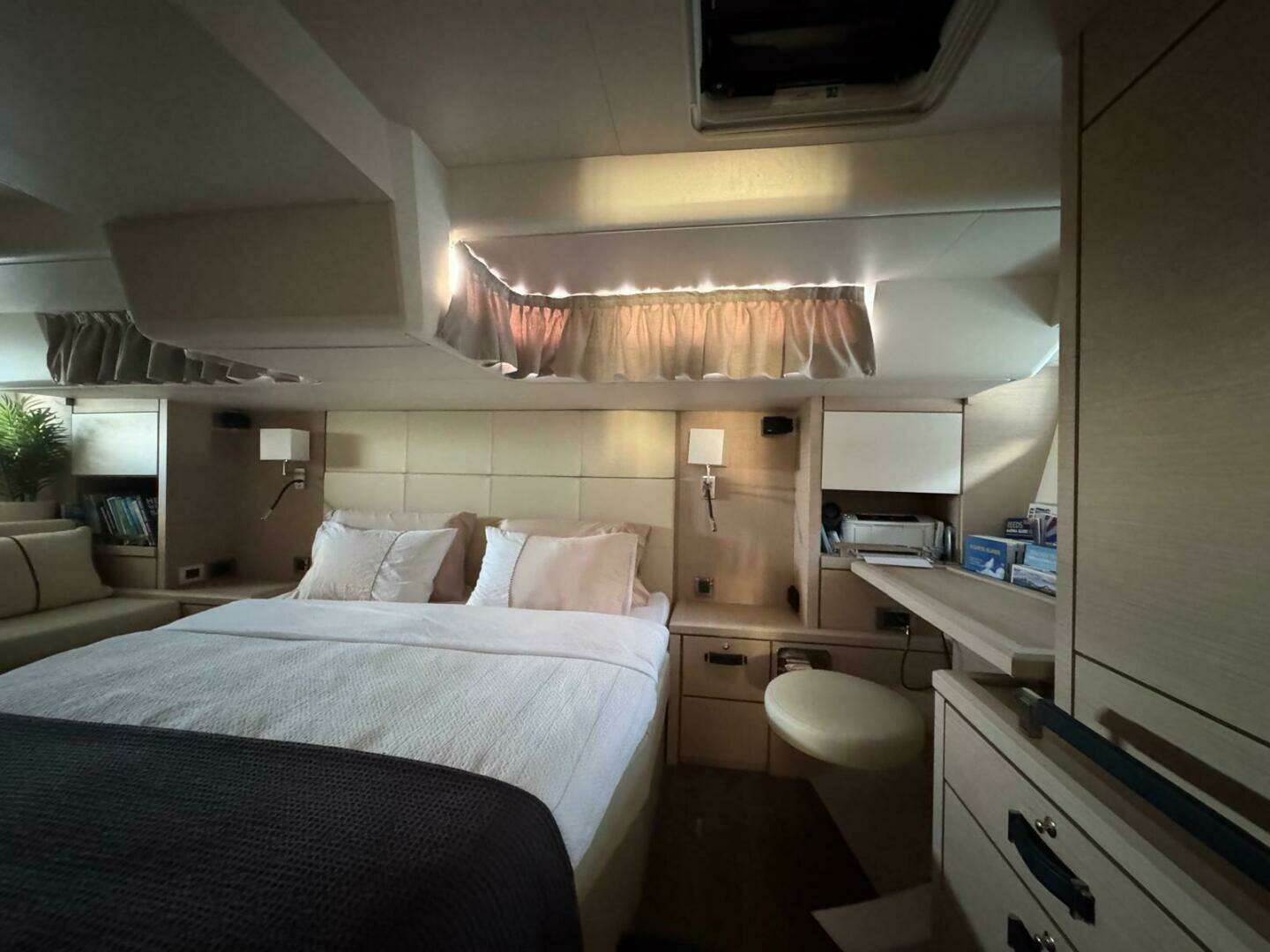 2023 Jeanneau 65 - Image 17