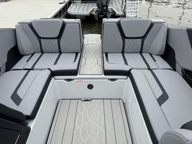 2025 Yamaha Boats 255XD - 9