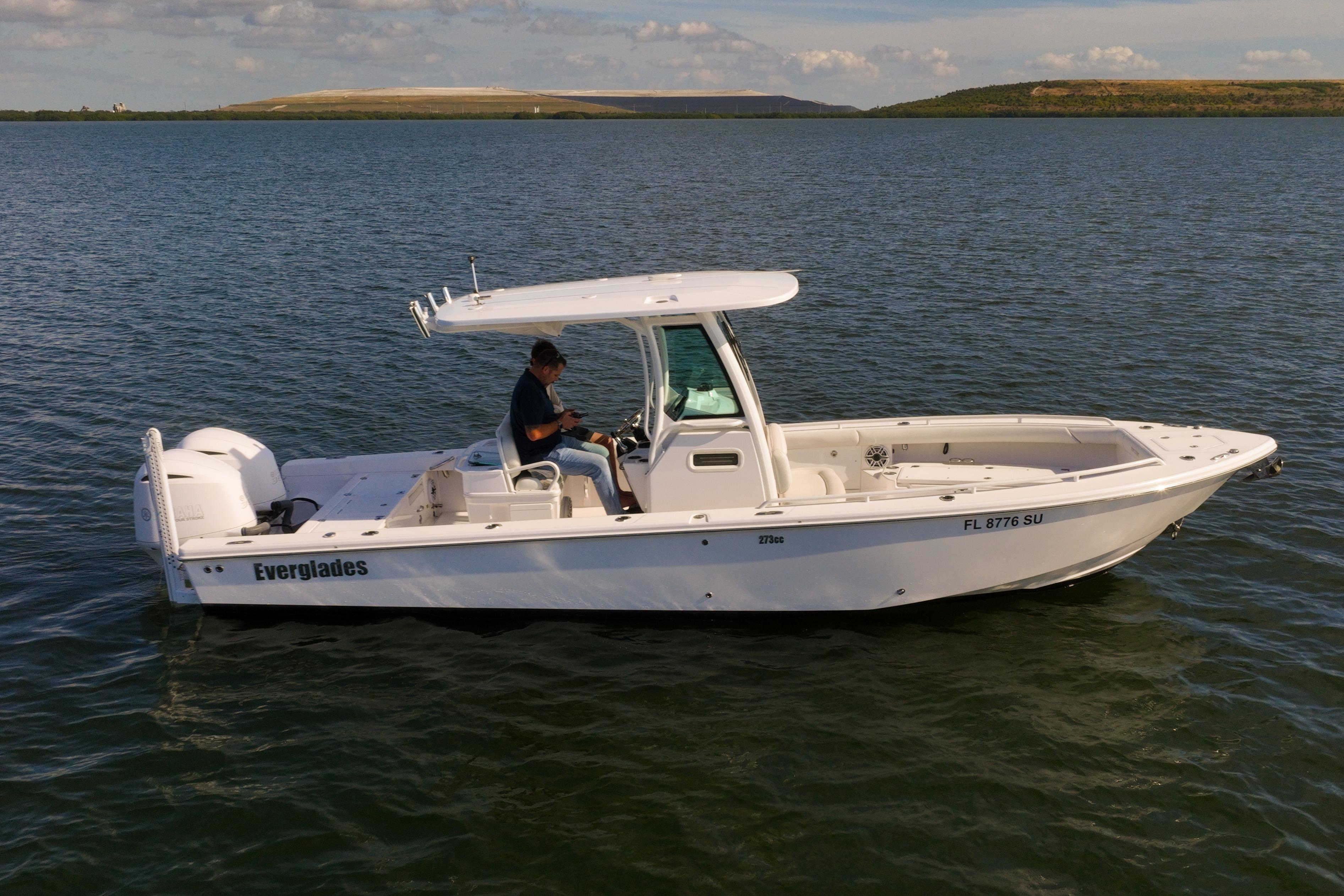 2021 Everglades 273 Center Console