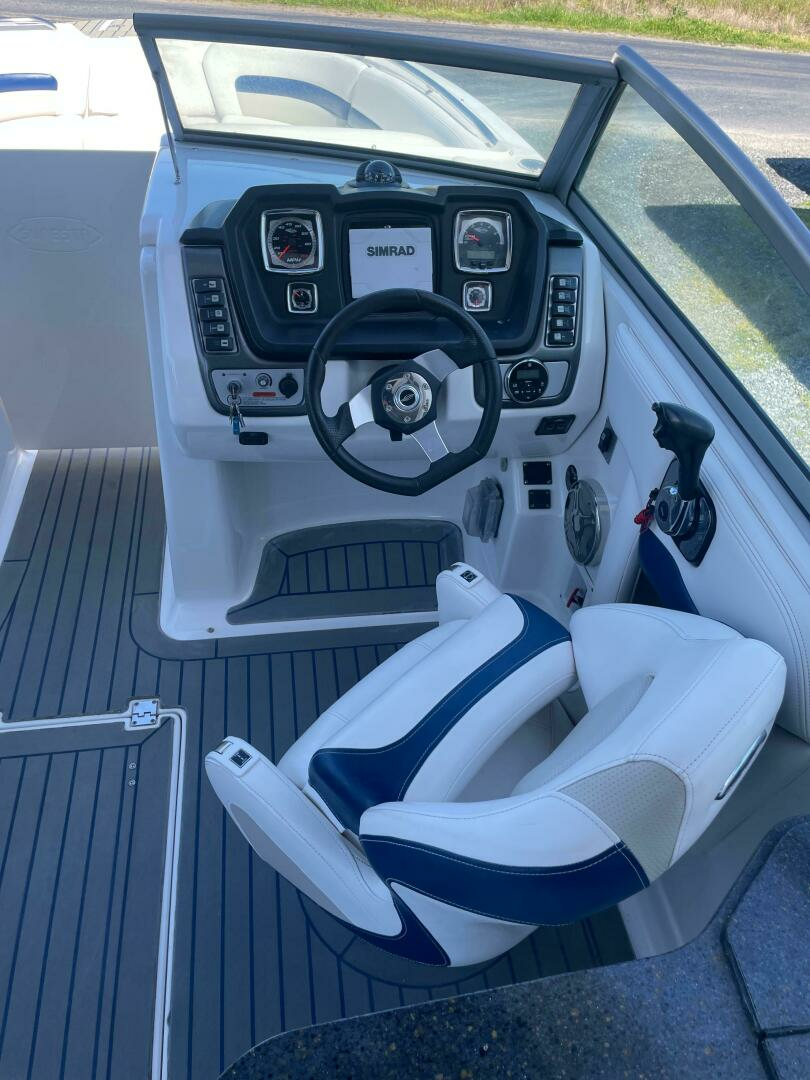2012 Chaparral 284 Sunesta - Image 5