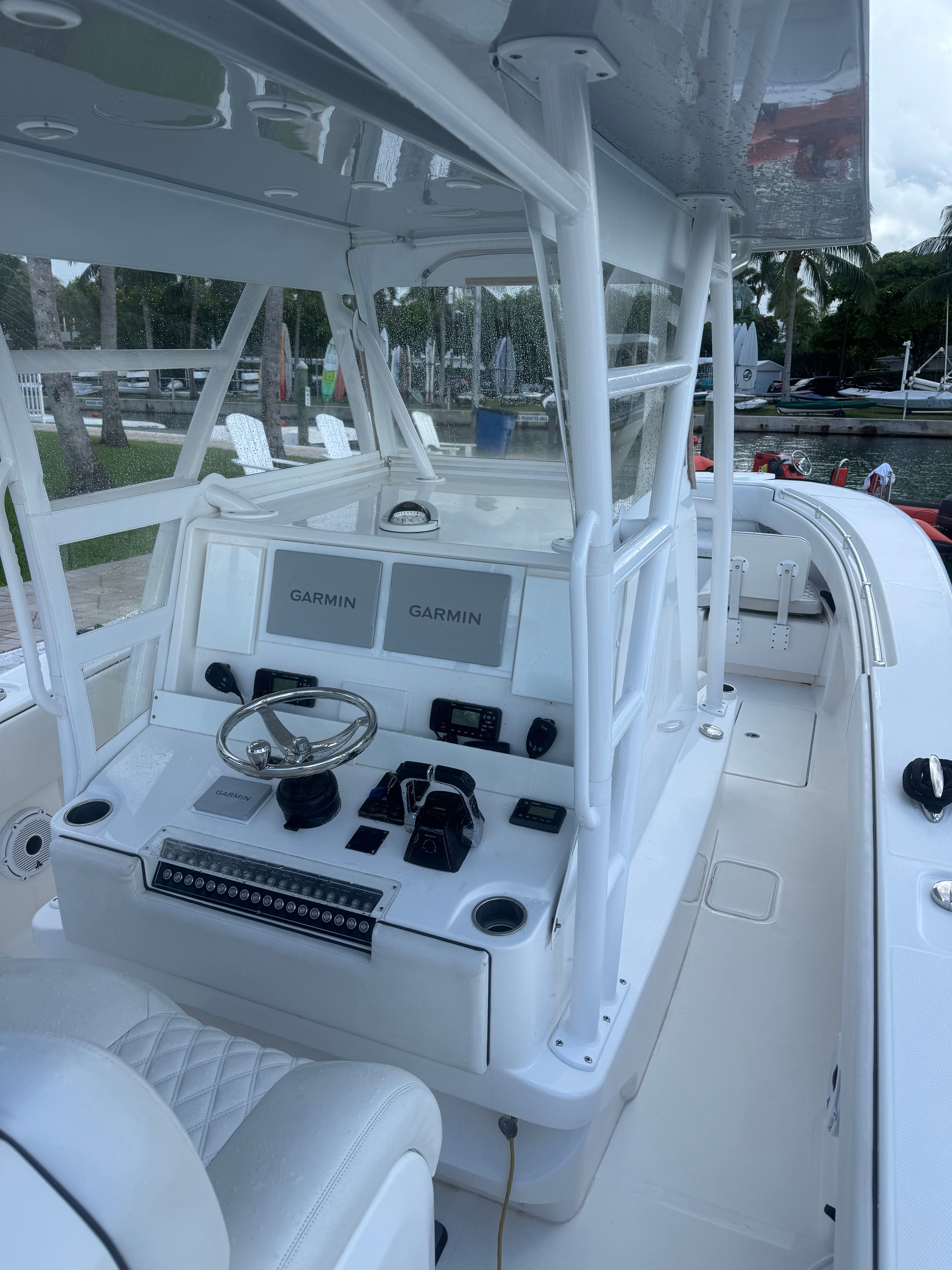 1993 Invincible Center Console - 2