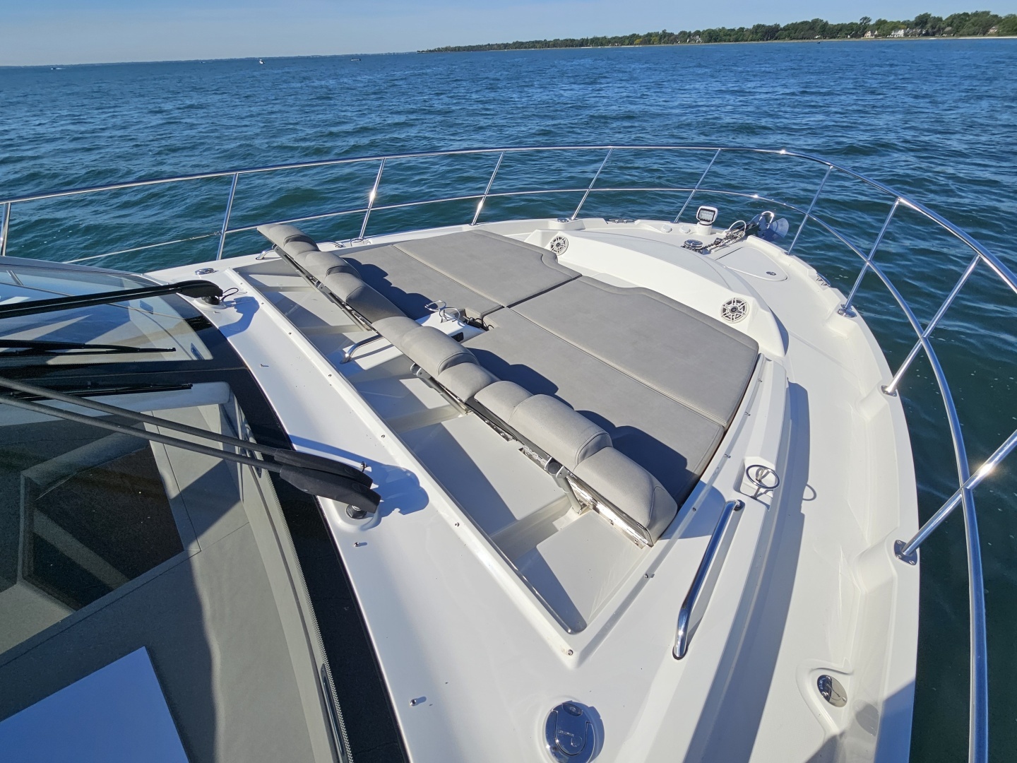 2019 Sea Ray 520 Sundancer - Image 11