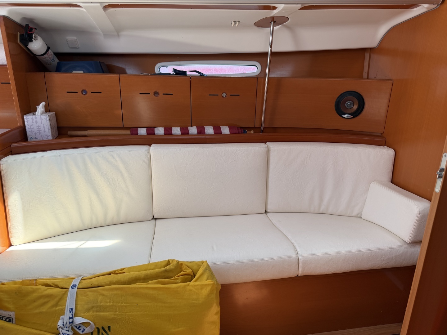 2004 Beneteau 40.7 - Image 14