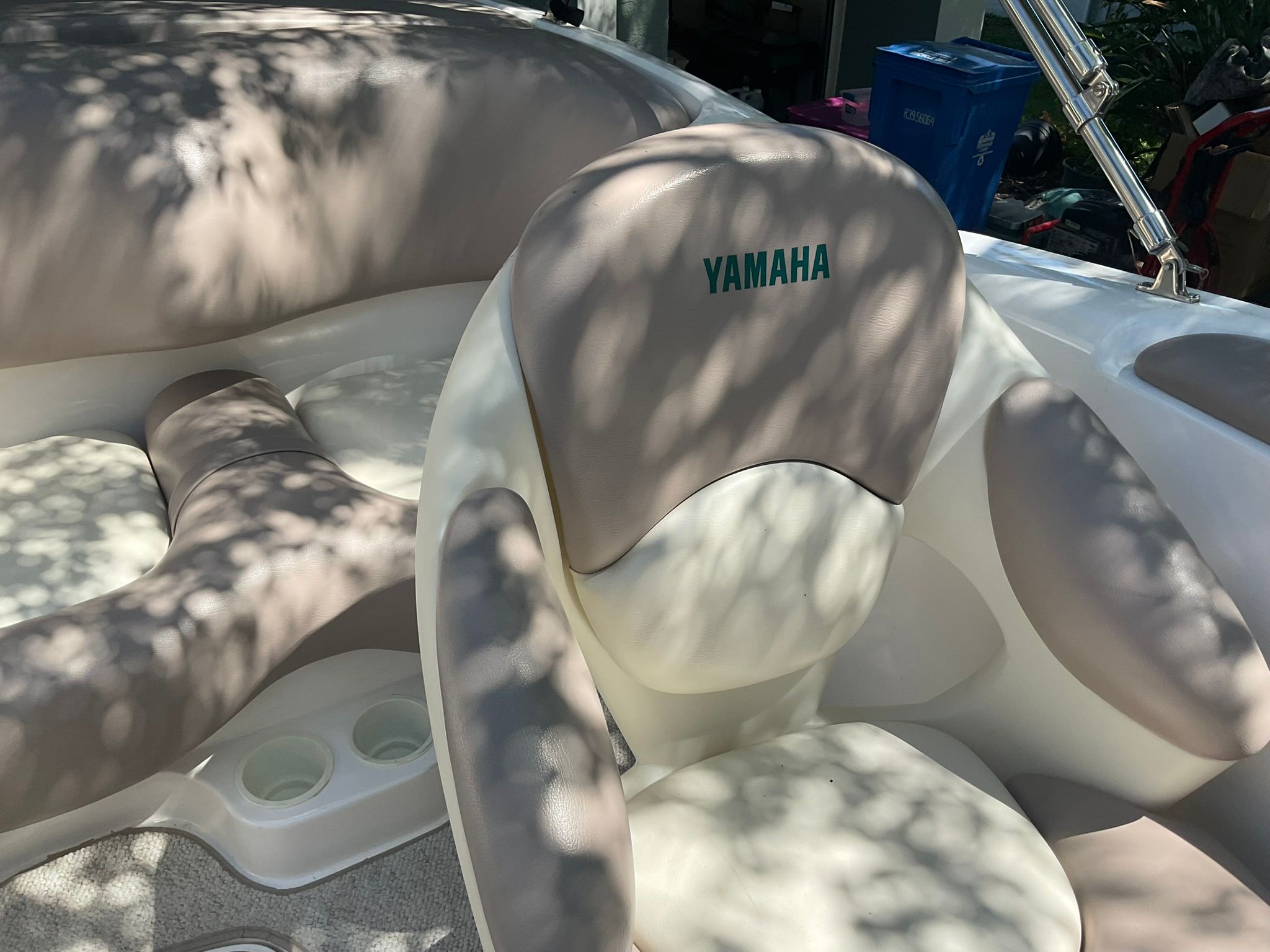 Yamaha LS2000 boat seat with shadow pattern, year 2000.