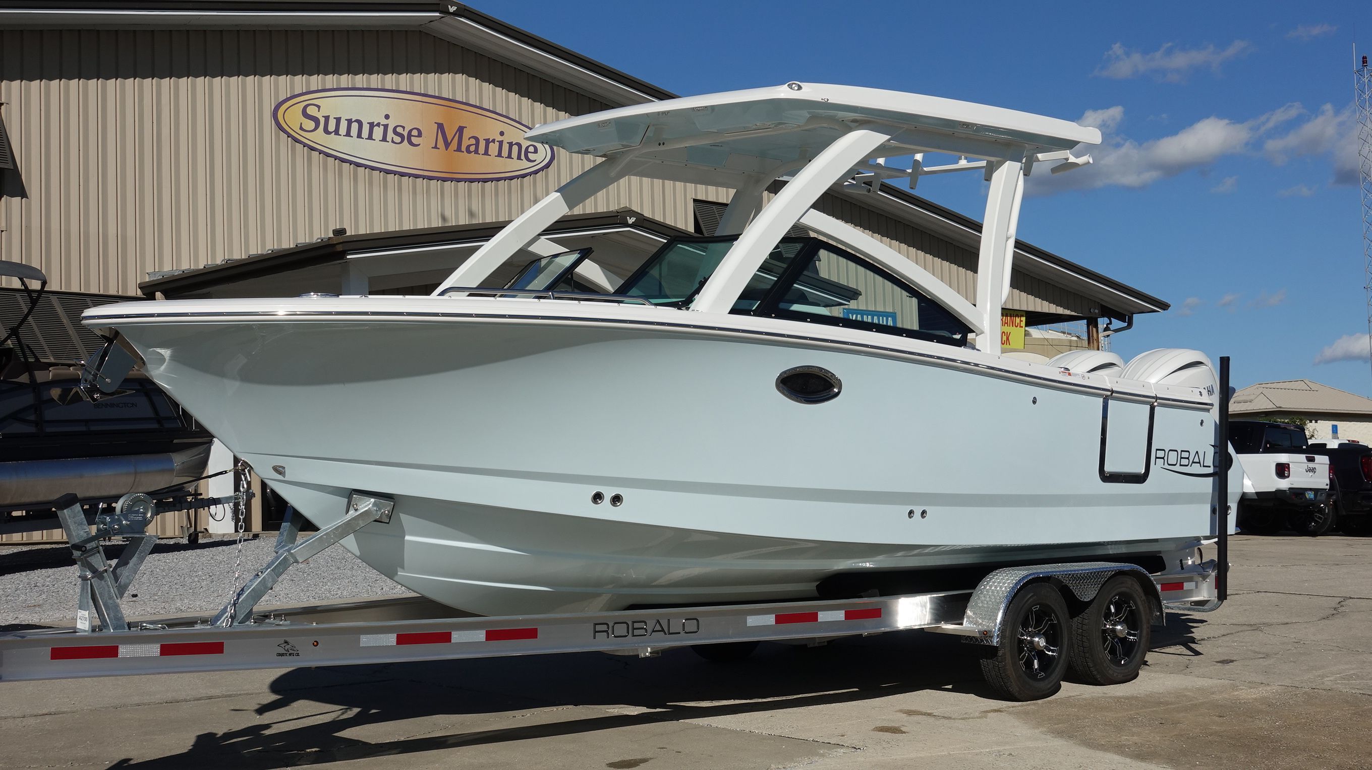 2026 Robalo R257 Dual Console