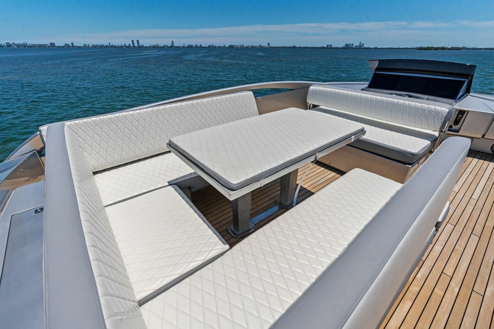 2012 Pershing 92 - Image 12