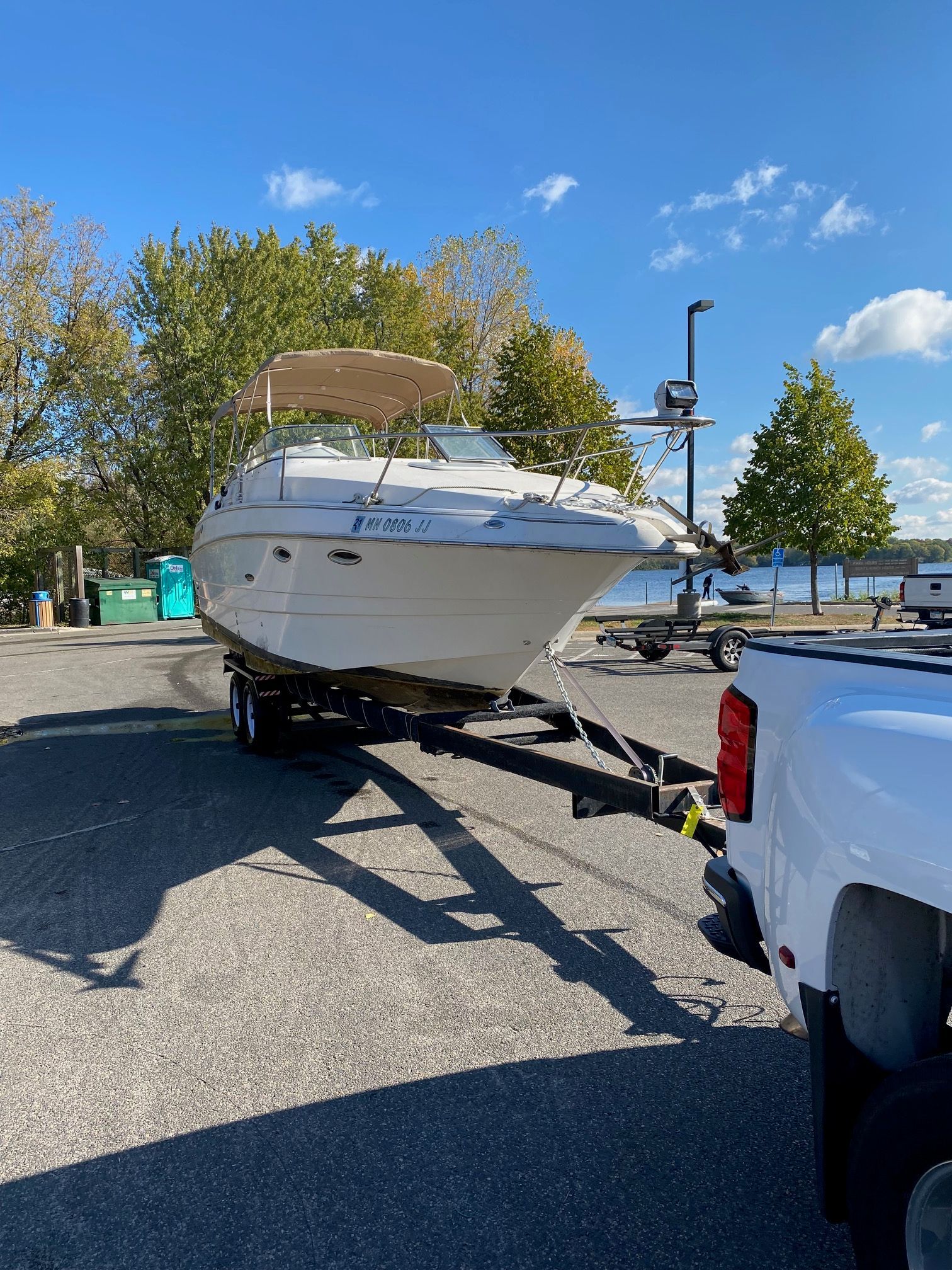 2001 Larson Cabrio 254 Mid Cabin Cruiser - 19