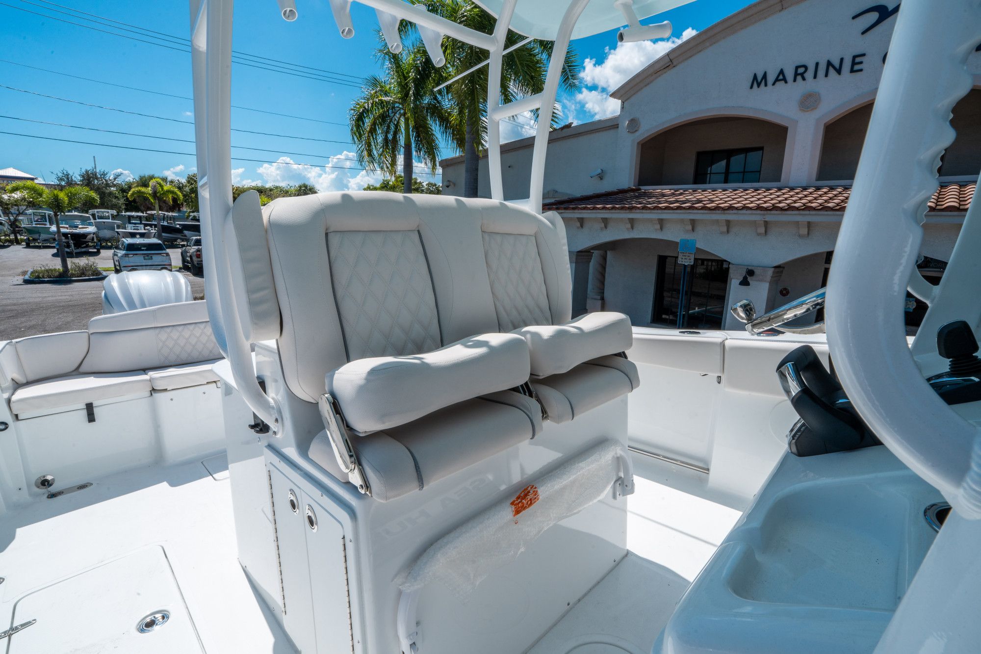 2026 Sea Hunt ULTRA 305 CB - 21