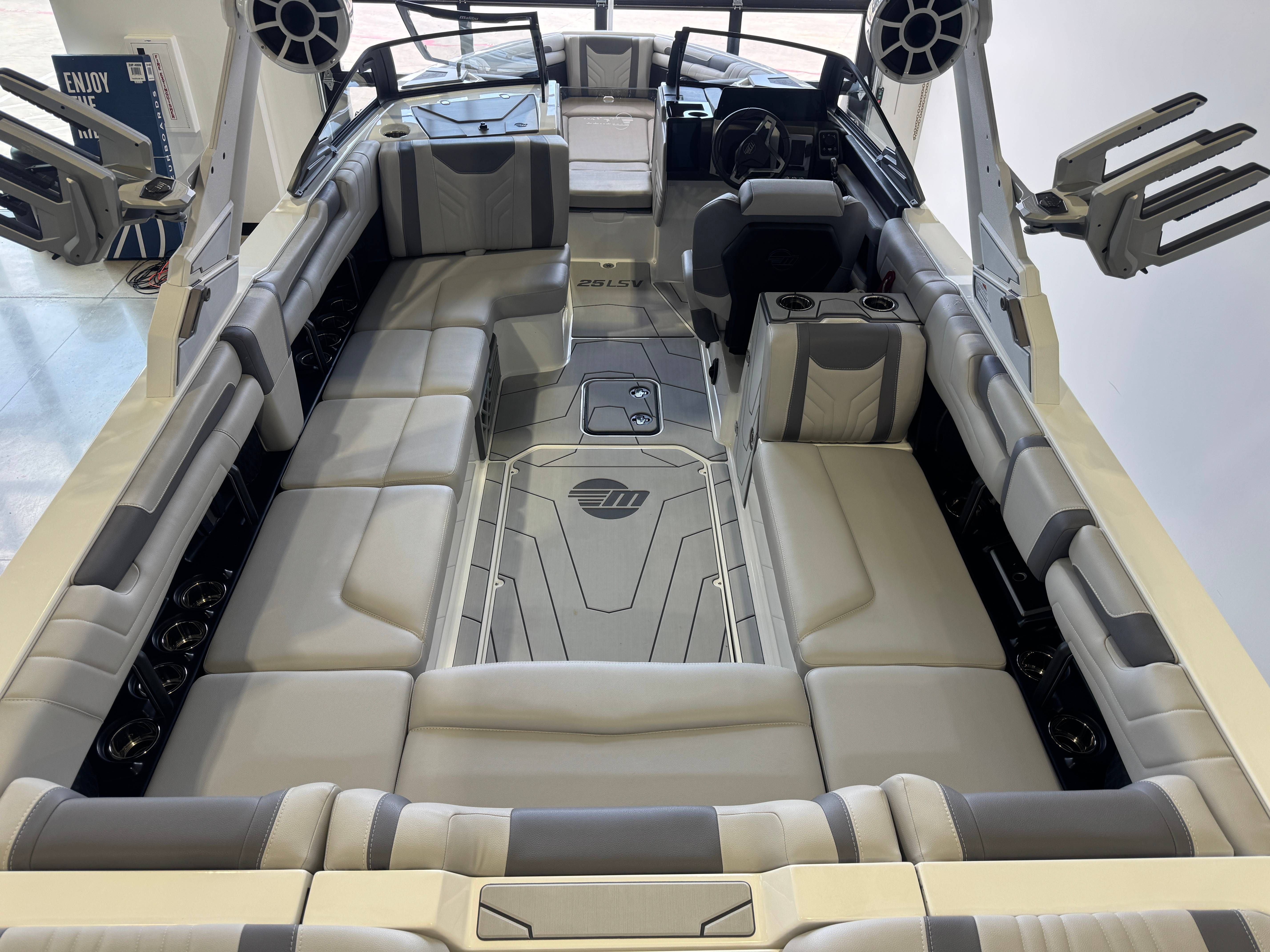 2026 Malibu Wakesetter 25 LSV - 13