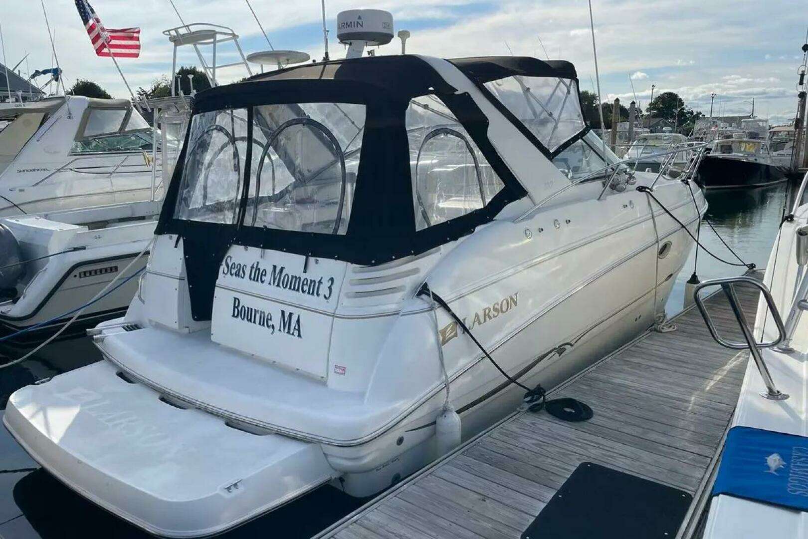 2001 Larson Cabrio 330 - Image 3